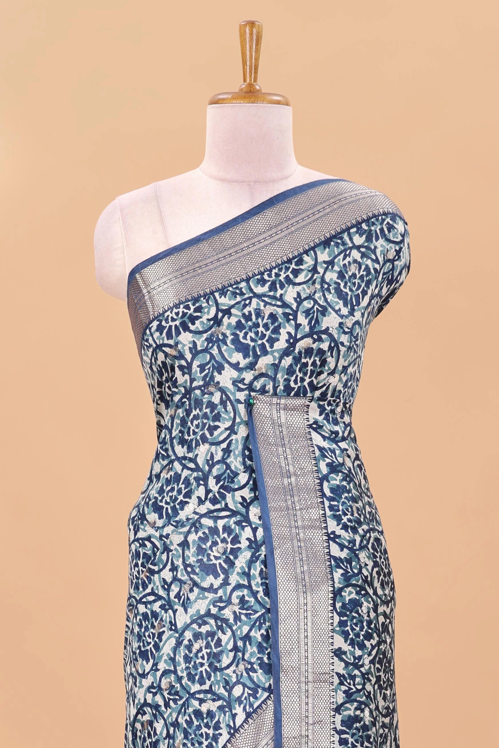 Cream chanderi cotton saree with floral vines, contrast zari border and striped pallu - Image 3