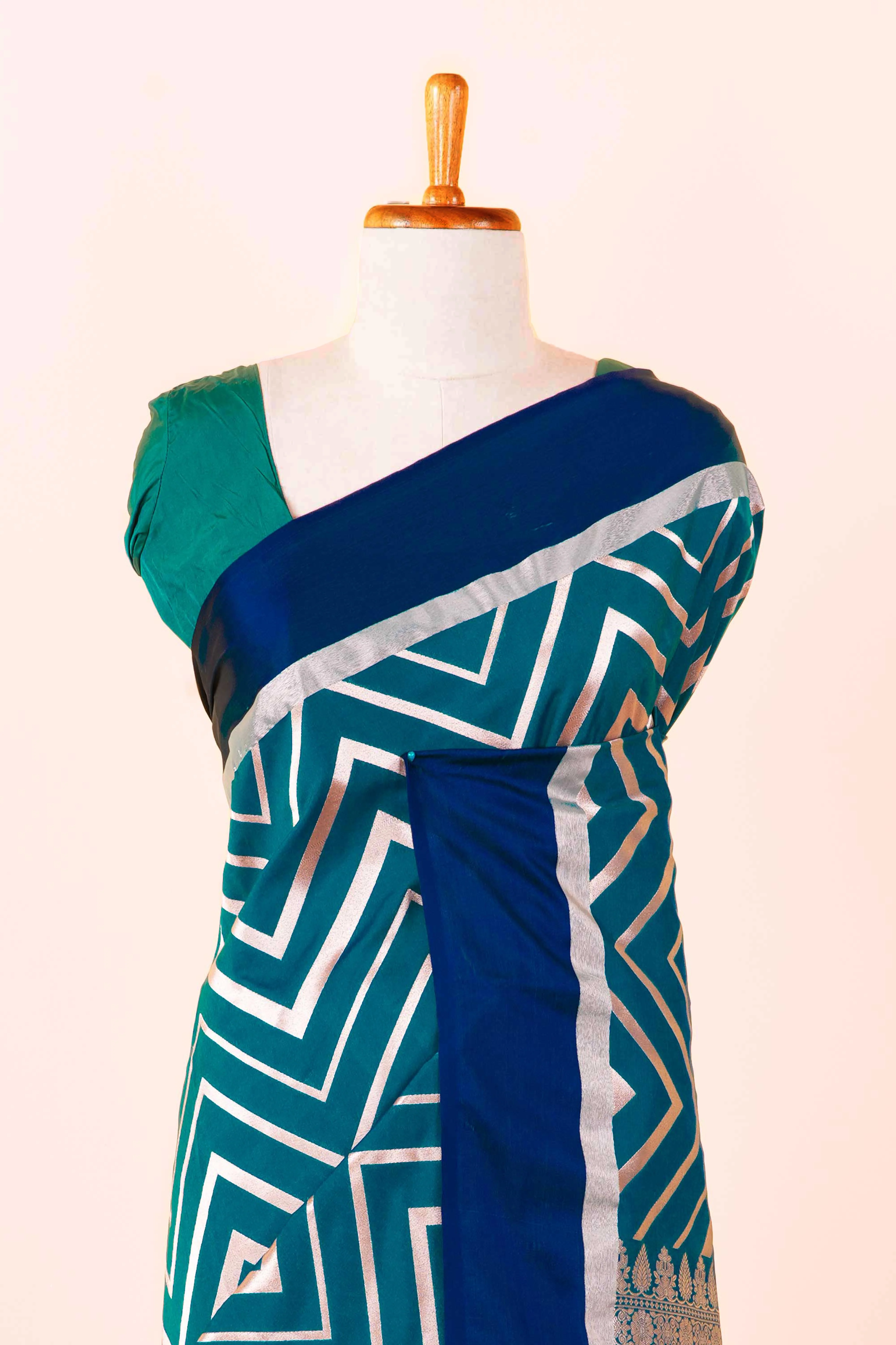Peacock Green Art Silk Saree - Image 3