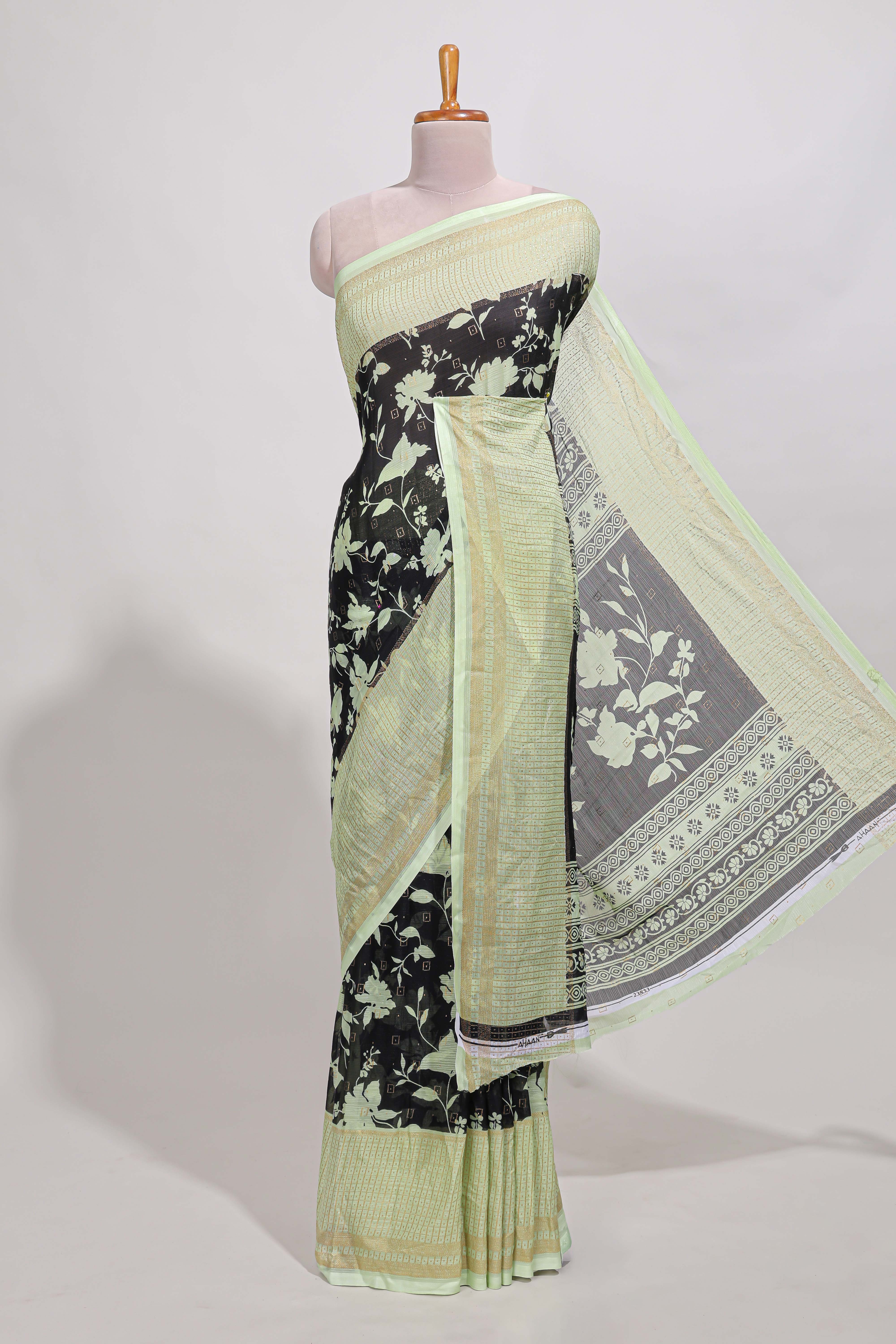 Black and green checked floral motifs chiffon saree with self zari border and contrast blouse - Image 2