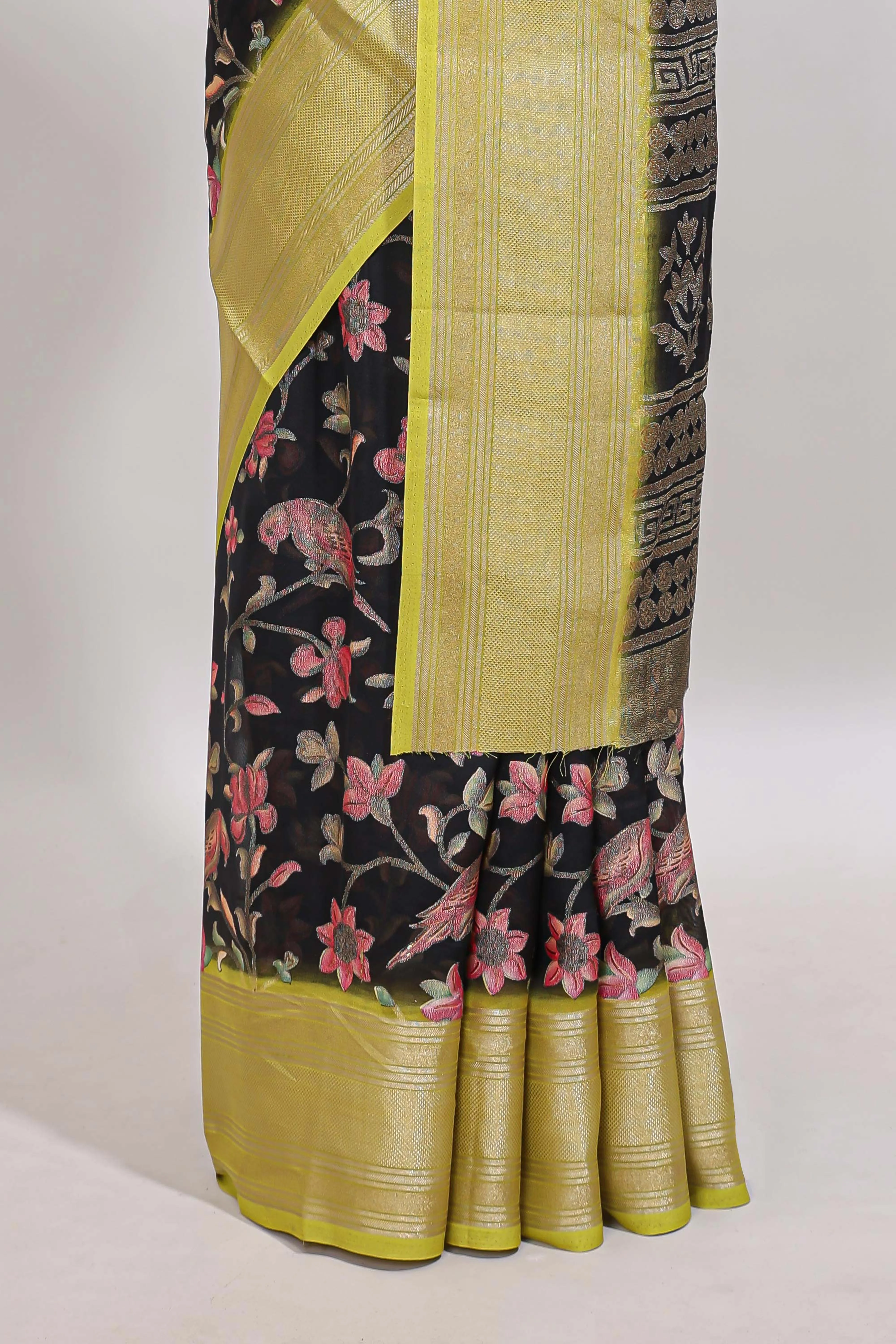 Black floral design georgette saree with contrast border and motifs blouse - Image 4