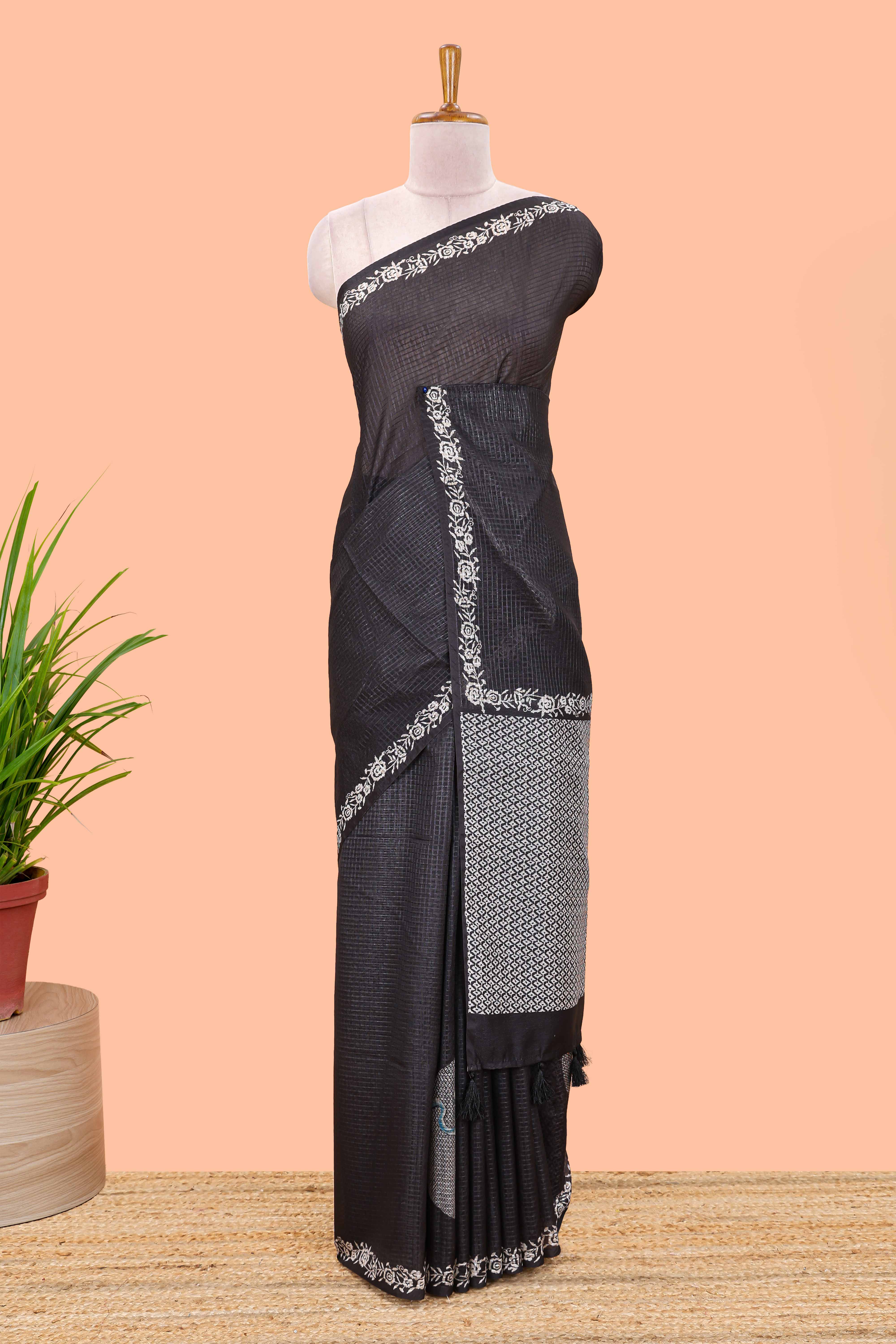 Black kota cotton saree featuring crane bird motif print and contrast pallu - Image 2