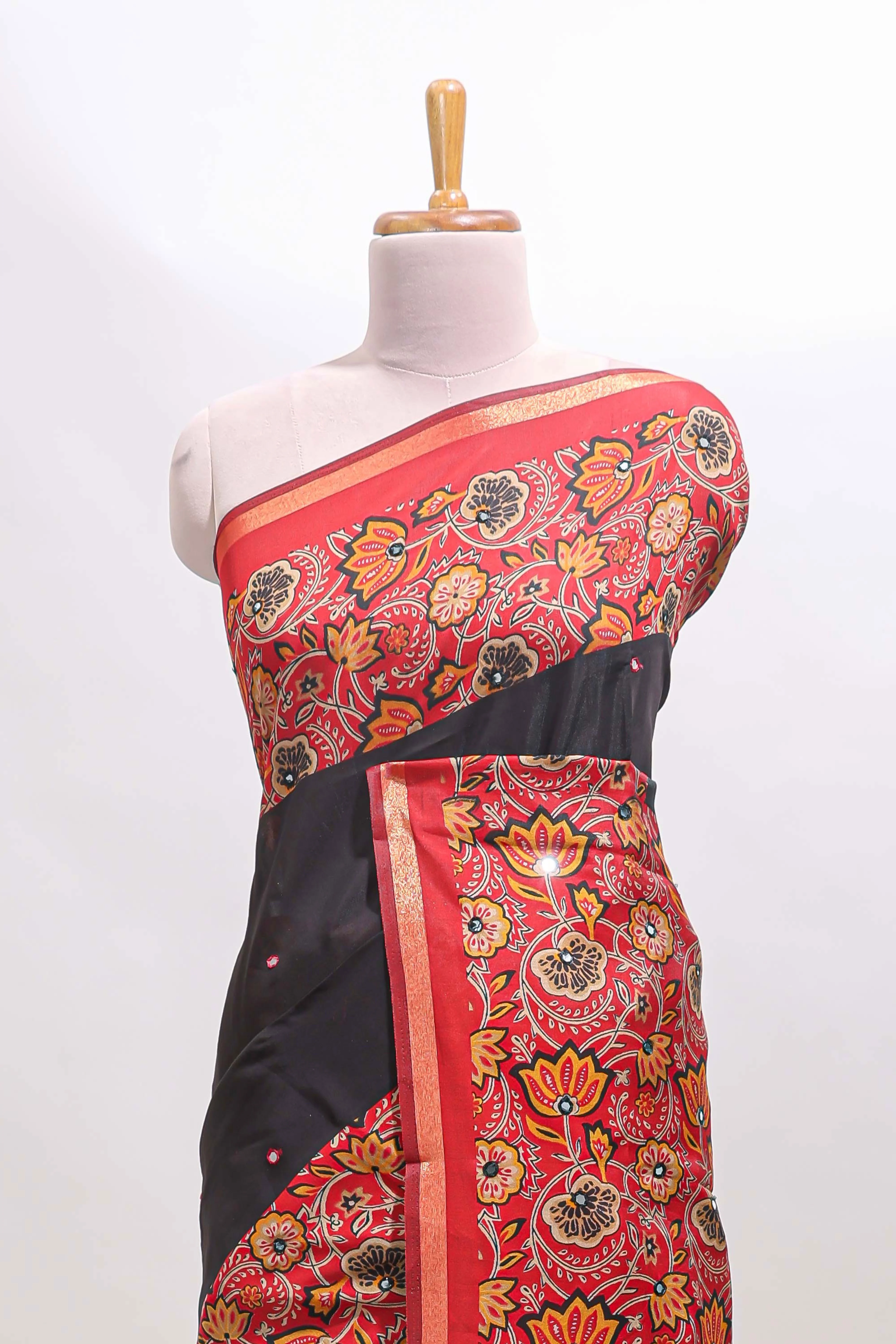 Black mirror work marsh mellow saree with contrast floral print border and printed blouse - Image 3