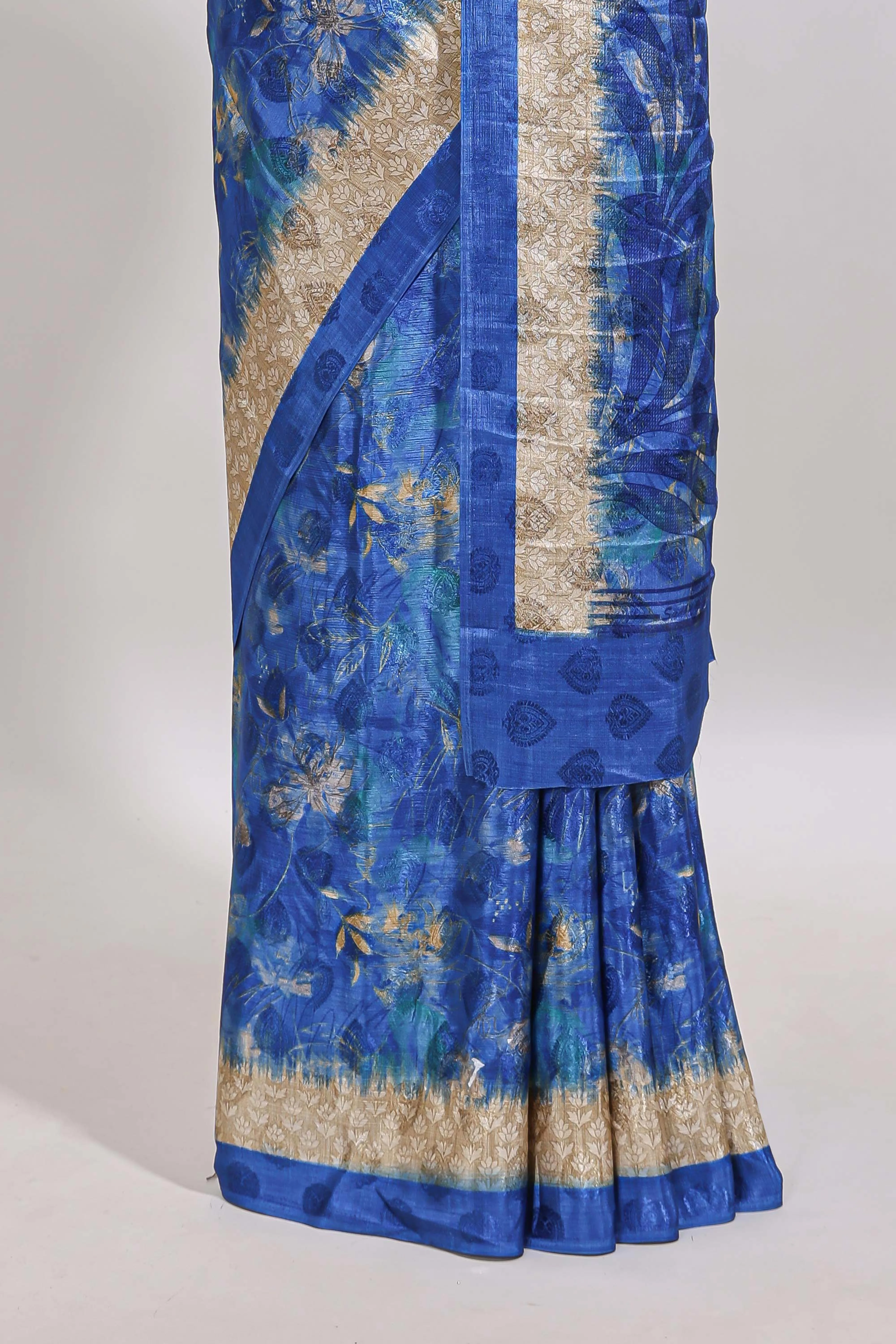 Blue floral design georgette saree with contrast border and matching blouse - Image 4