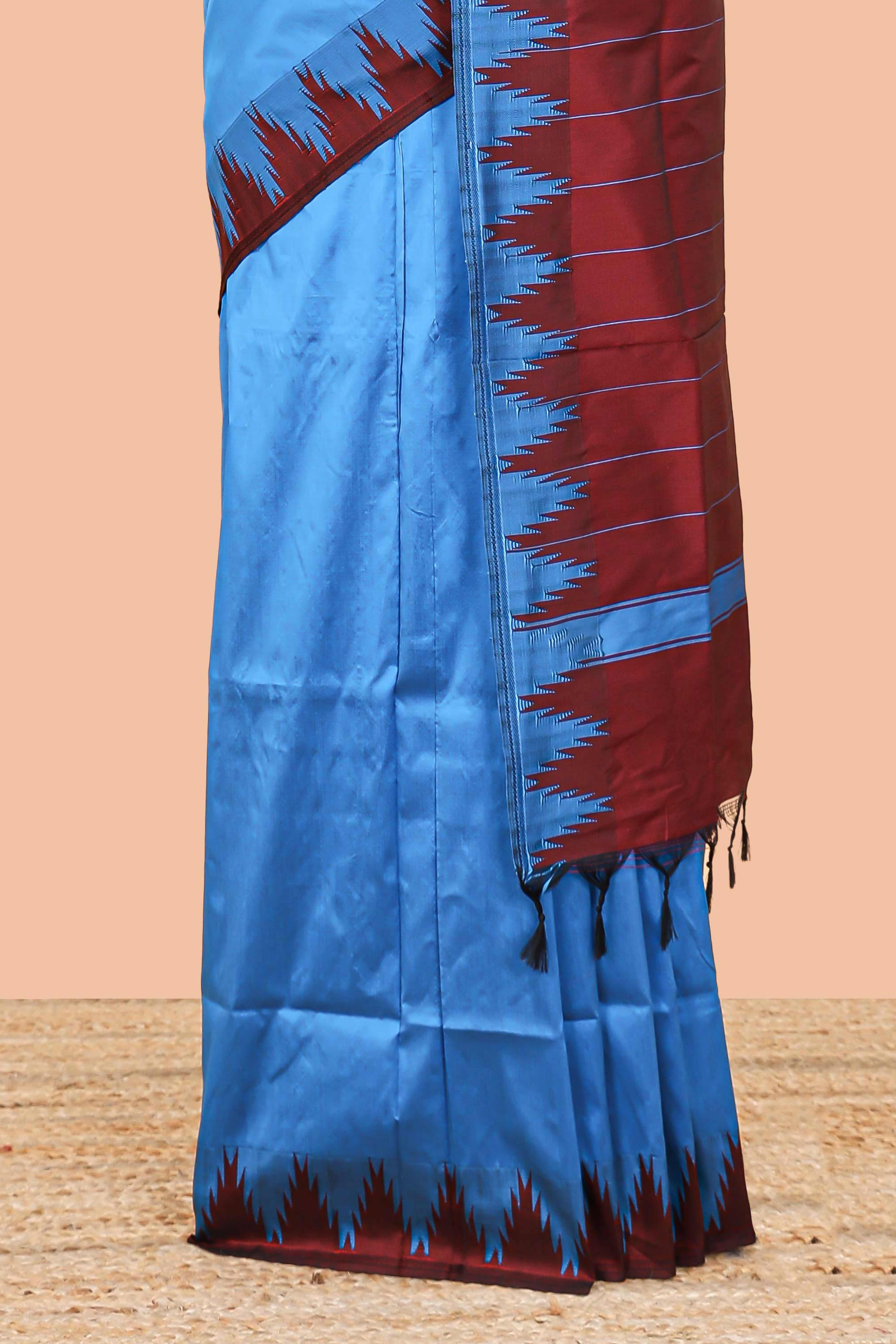 Blue plain poly cotton saree with contrast pallu and geometric border - Image 4