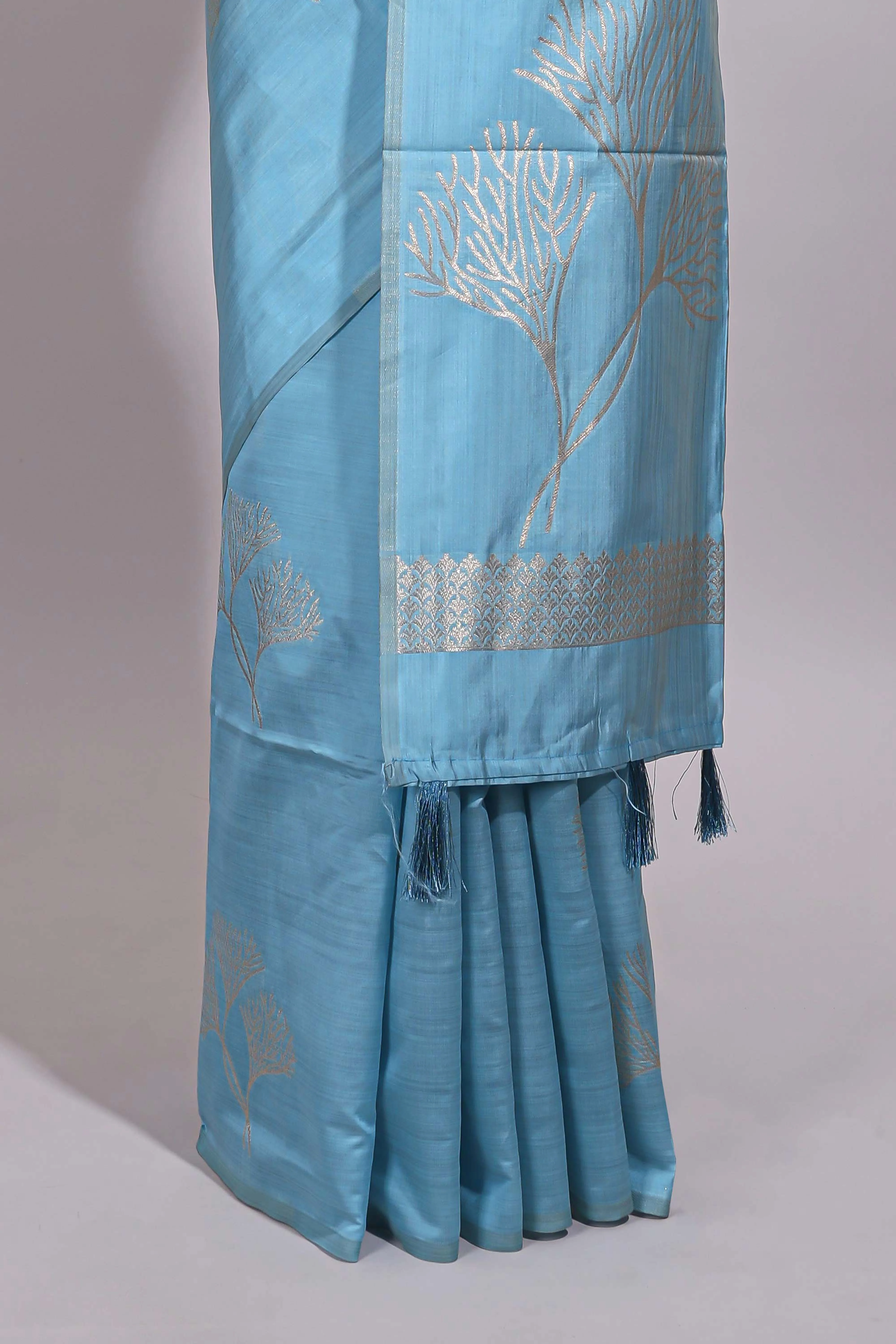 Borderless blue floral zari design art tussar saree with self floral design pallu and matching zari motifs blouse - Image 4