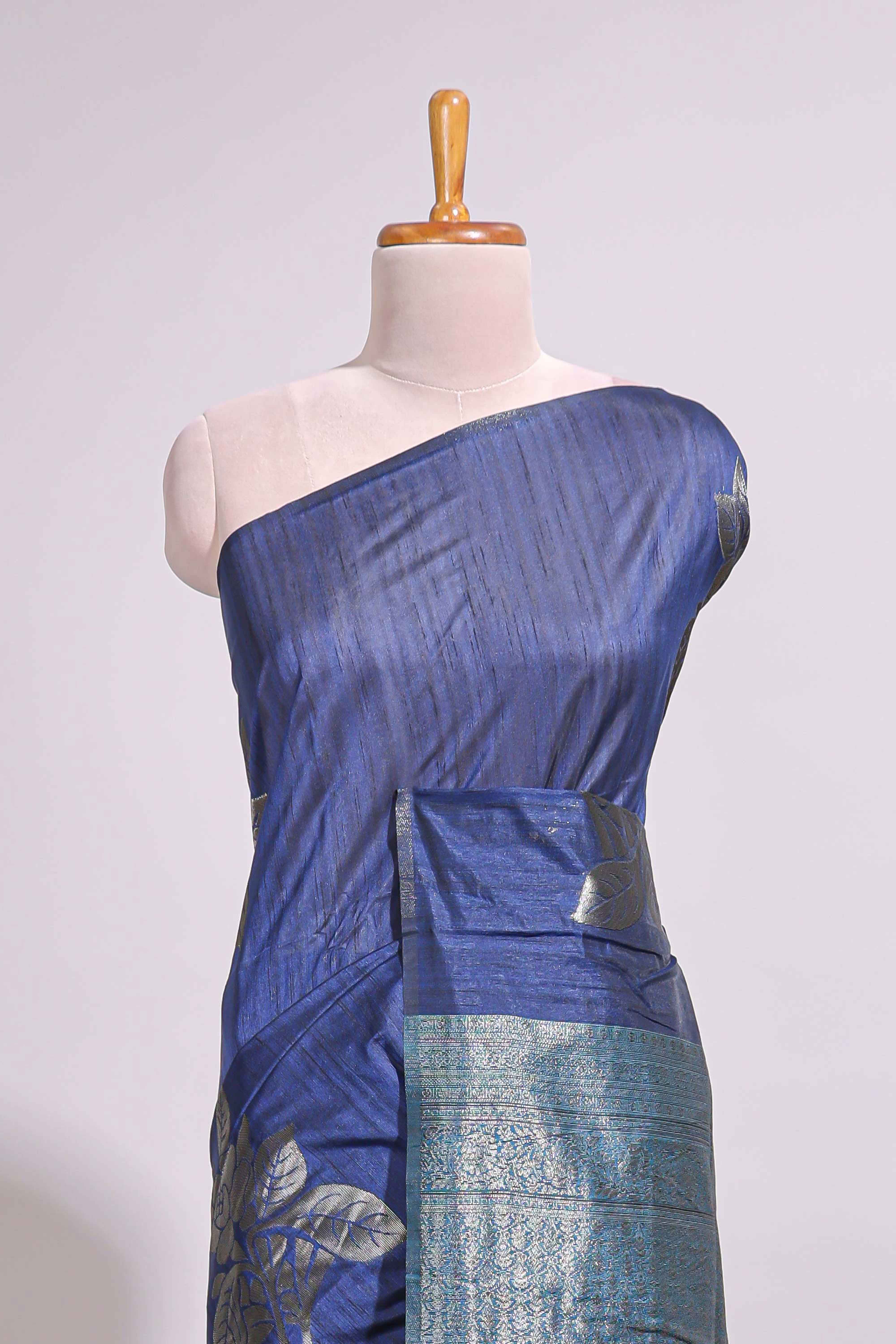 Borderless floral design blue art tussar saree with contrast pallu and silver motifs blouse - Image 3