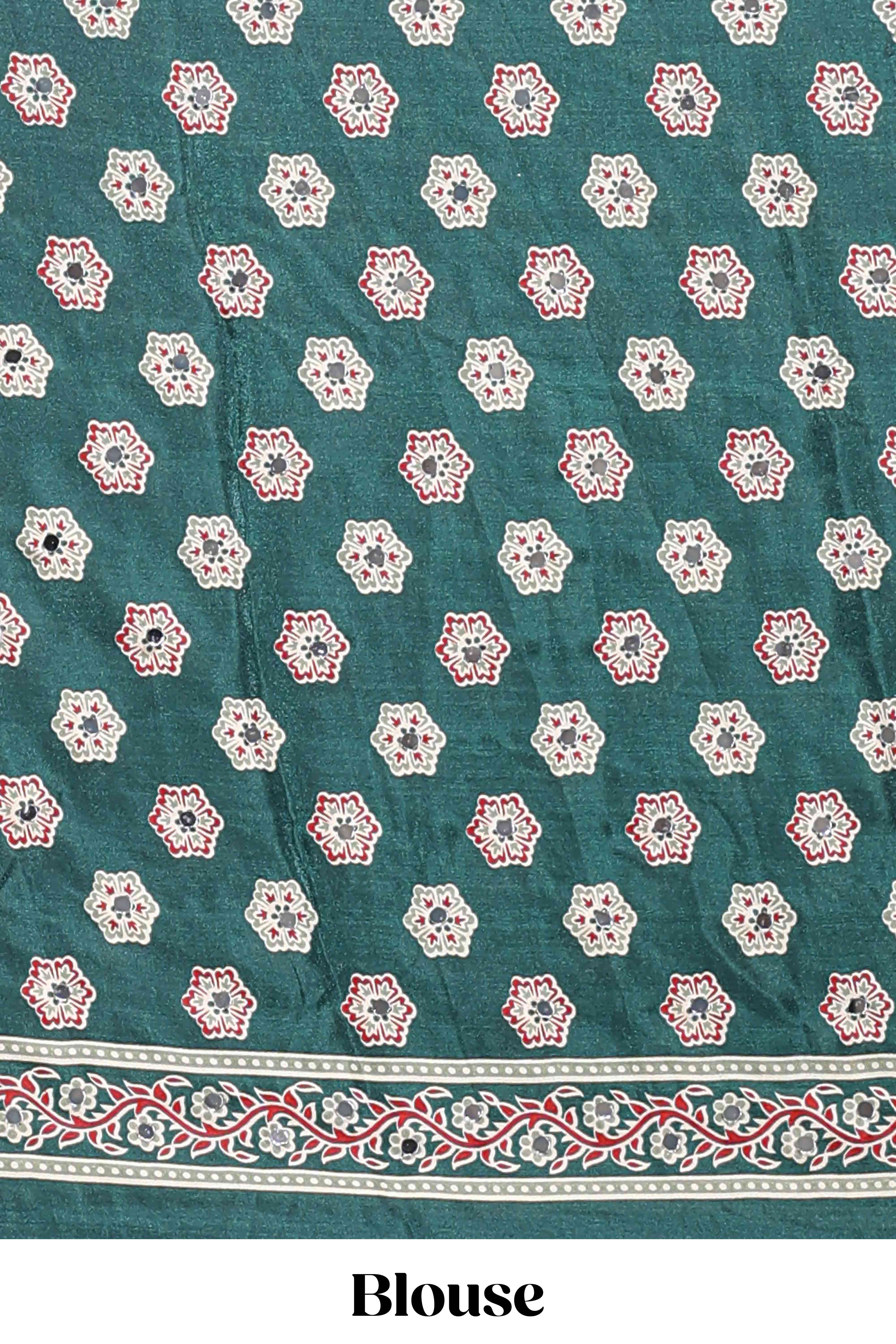 Borderless green floral design georgette saree with printed pallu and matching blouse - Image 5