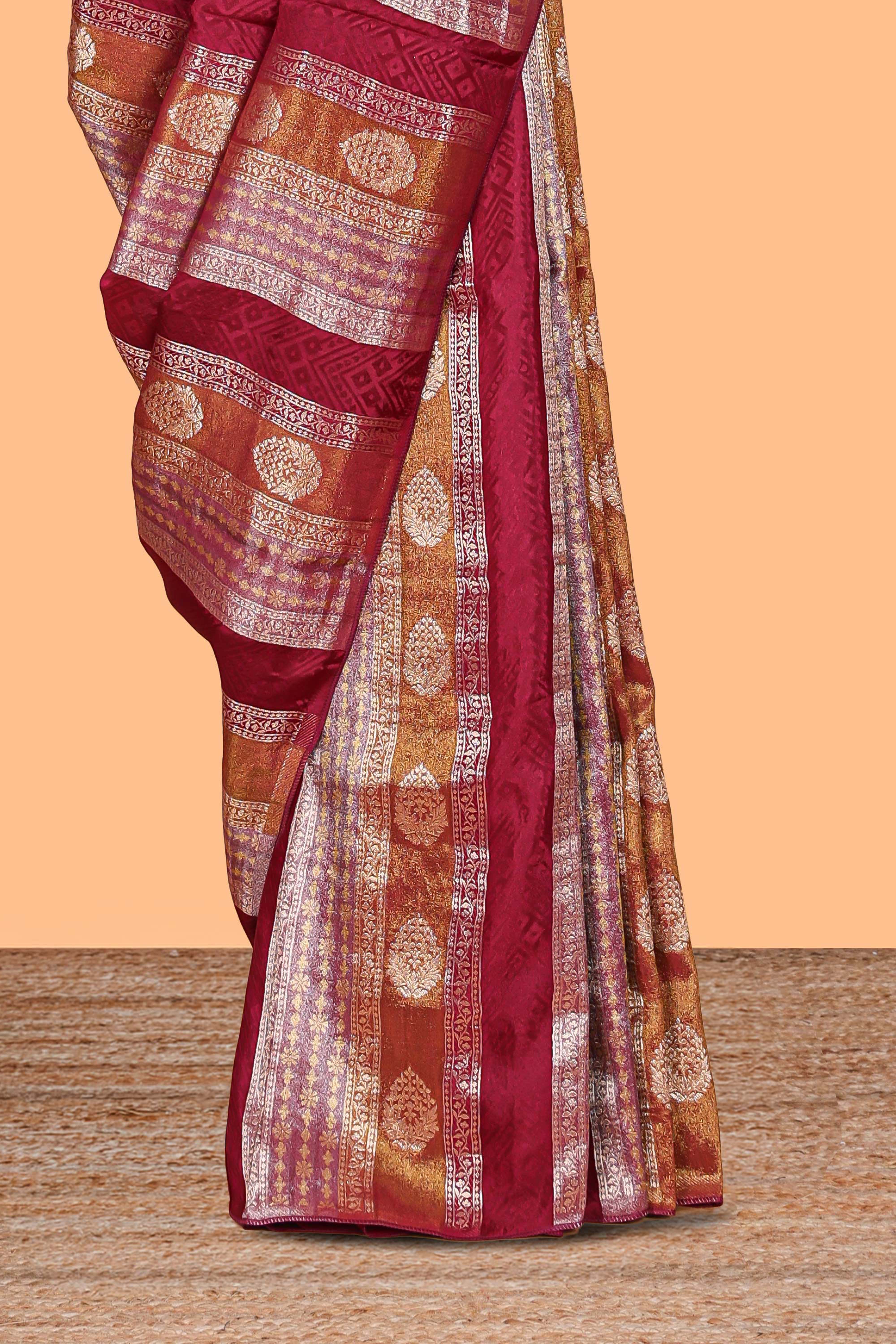 Borderless maroon striped floral design banarasi silk saree with self pallu and matching blouse - Image 3