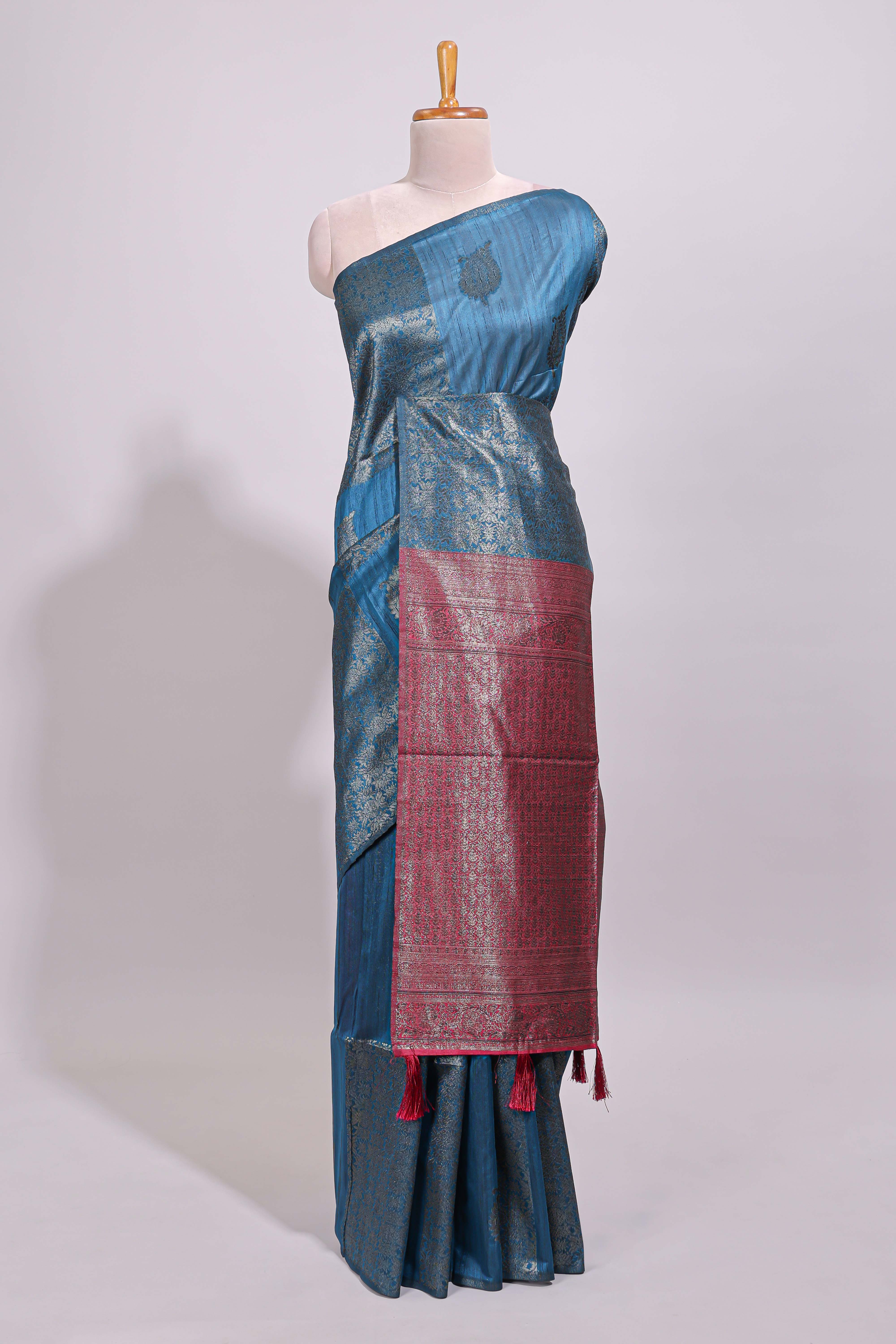 Borderless midnight blue floral zari design art tussar saree with self floral design pallu and matching zari motifs blouse - Image 2