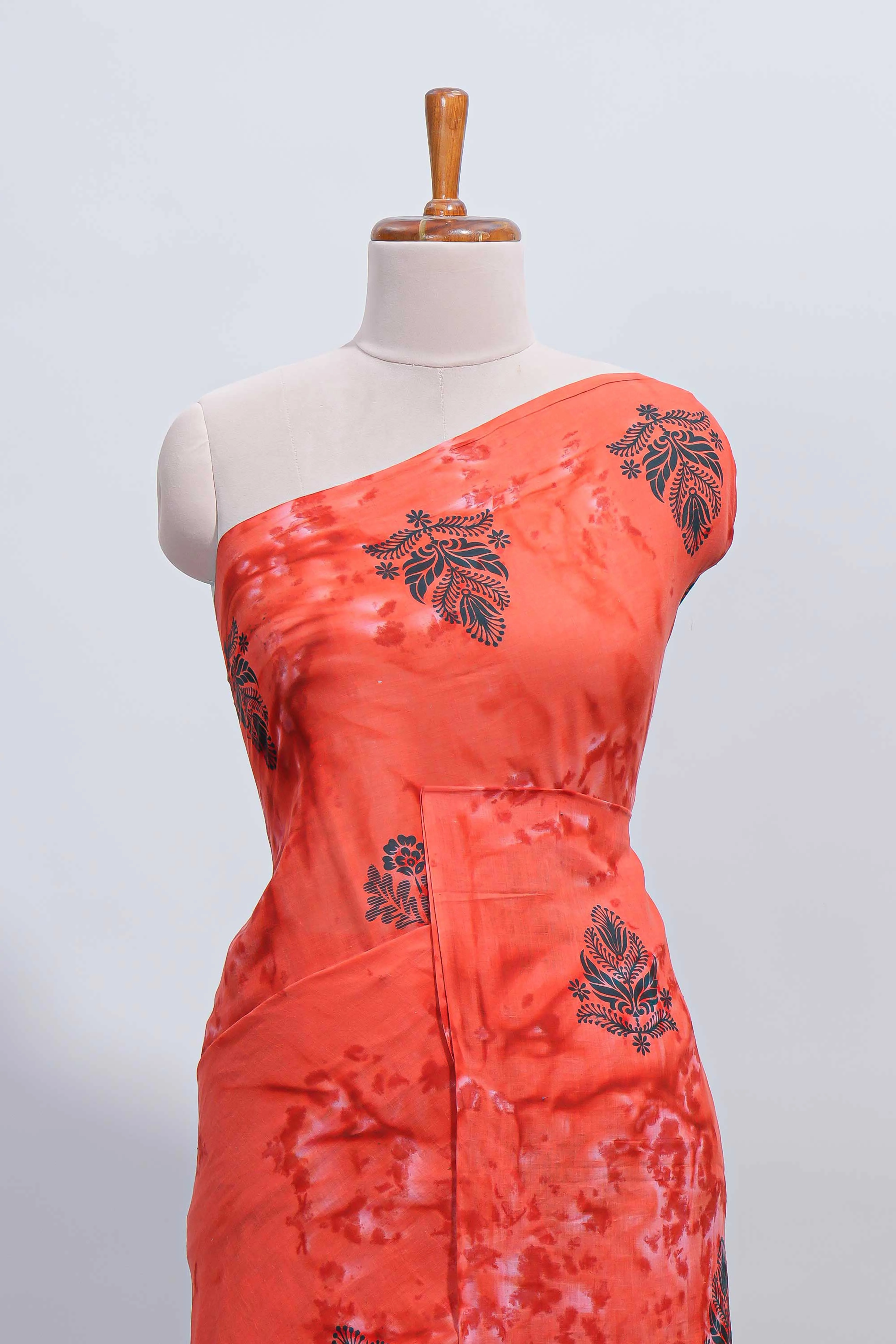 Borderless orange floral motifs design mul mul cotton saree with self pallu - Image 3