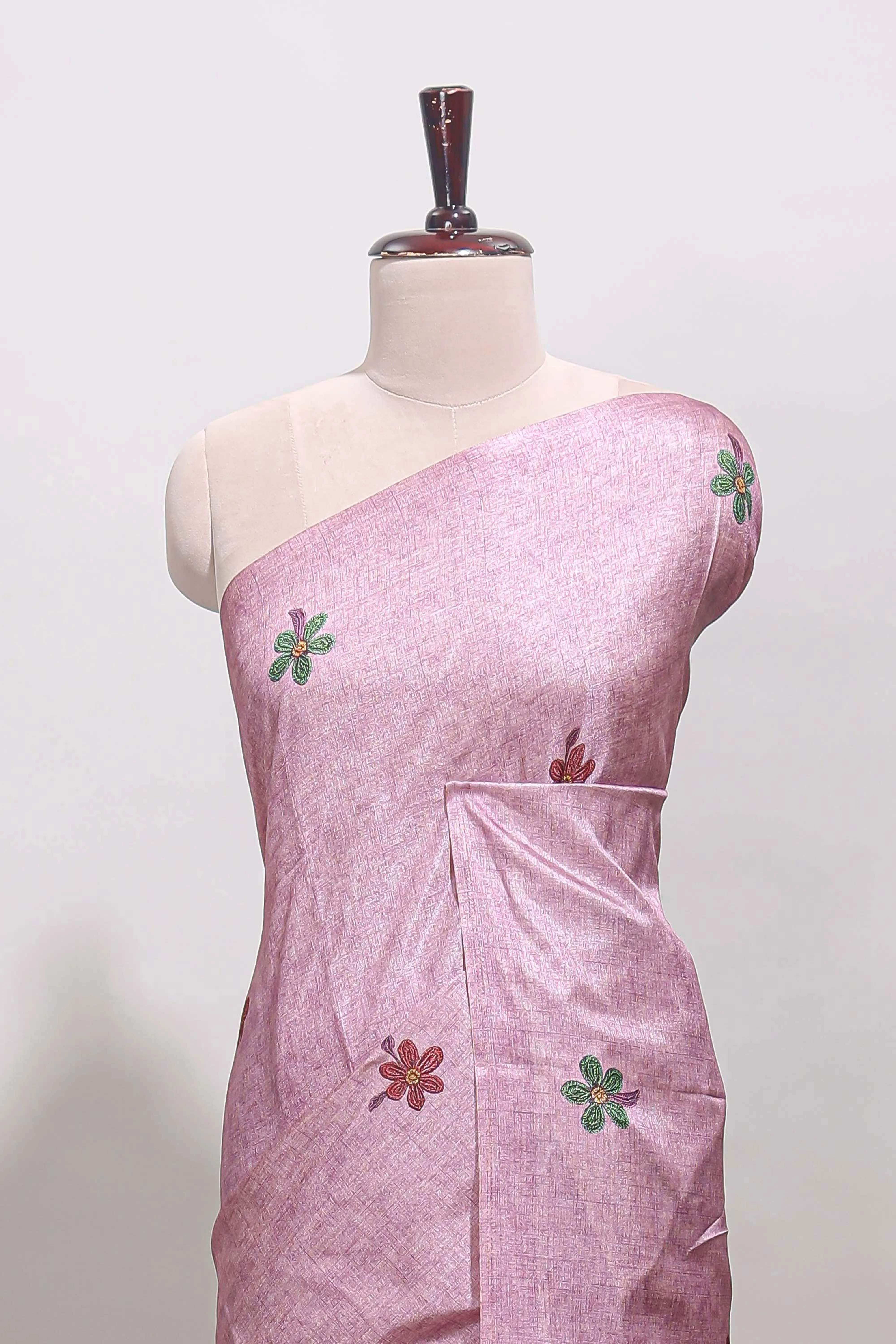Borderless pink floral motifs art tussar saree with matching blouse and floral design pallu - Image 3