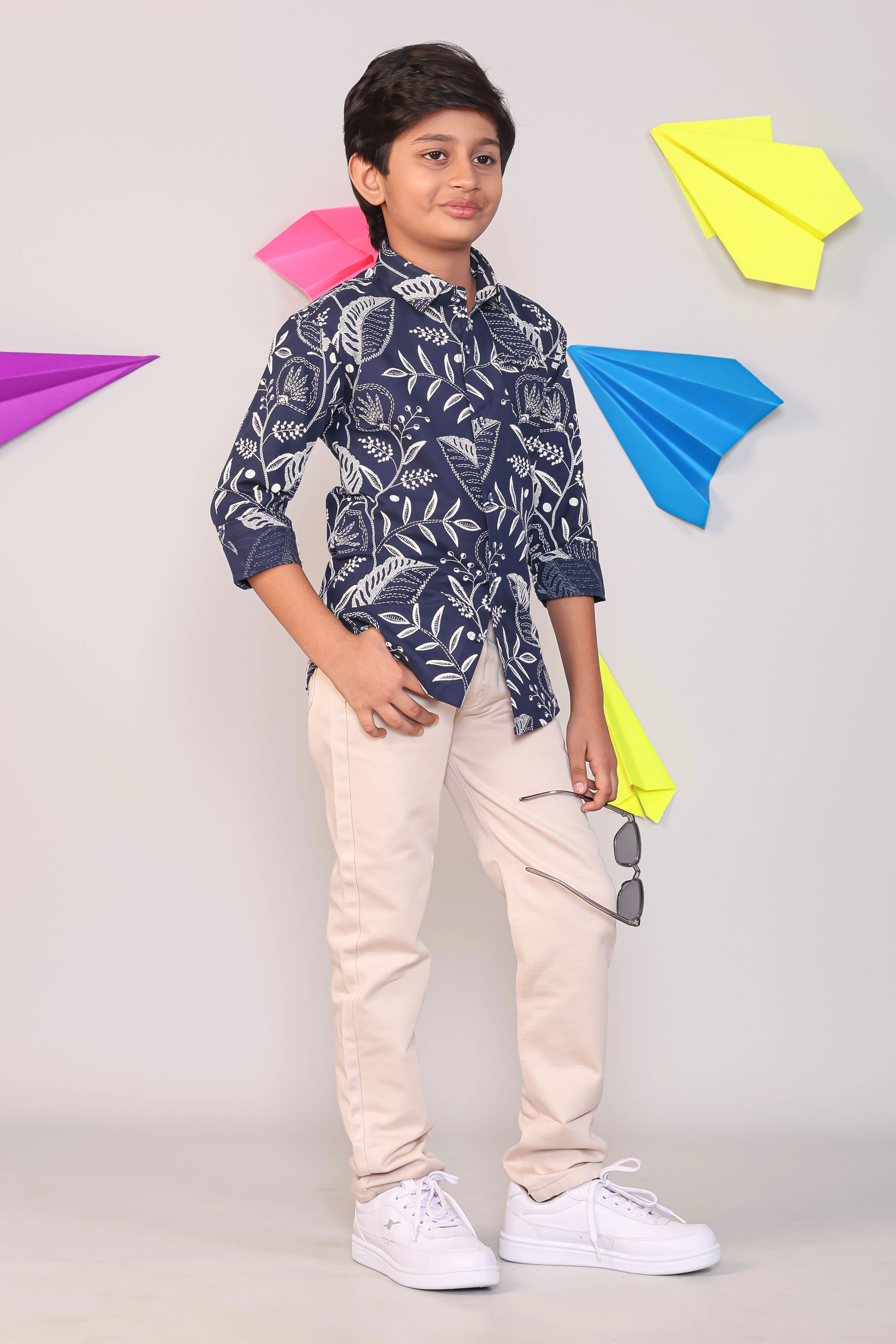 Boys Navy Blue Floral Print Cotton Full Hand Shirt with Beige Trousers Set - Image 5