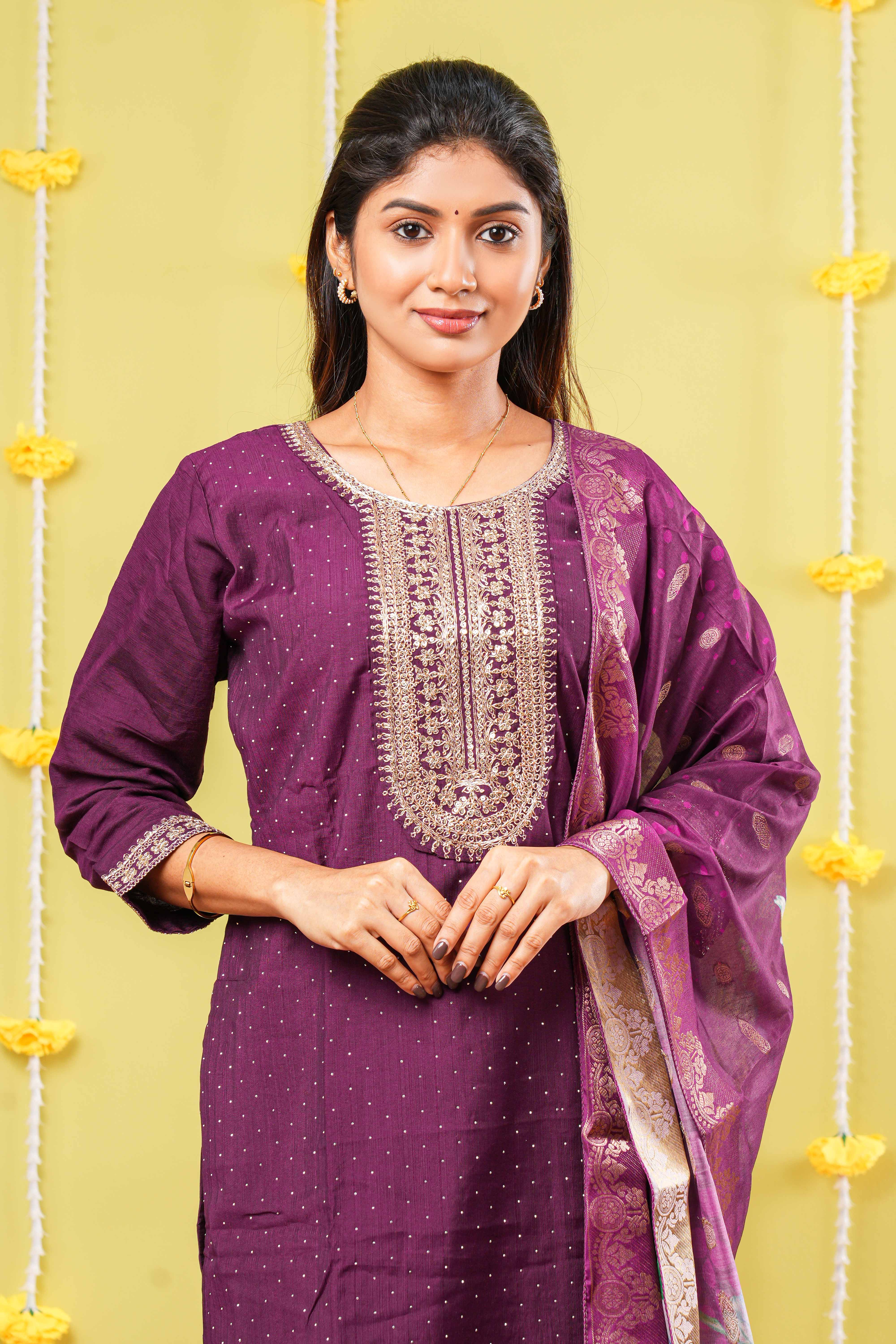 Women's Salwar Set - Image 2