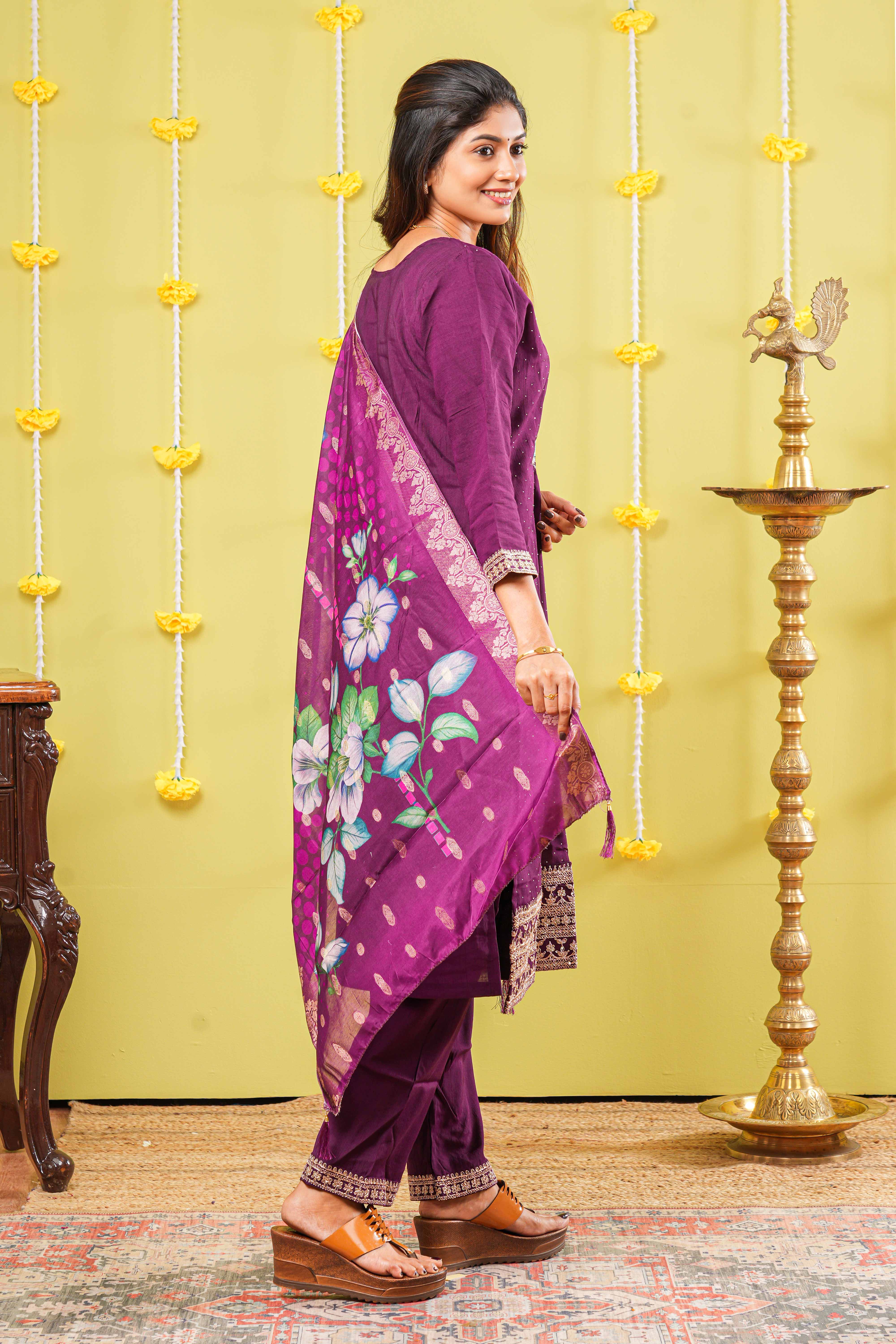 Women's Salwar Set - Image 5