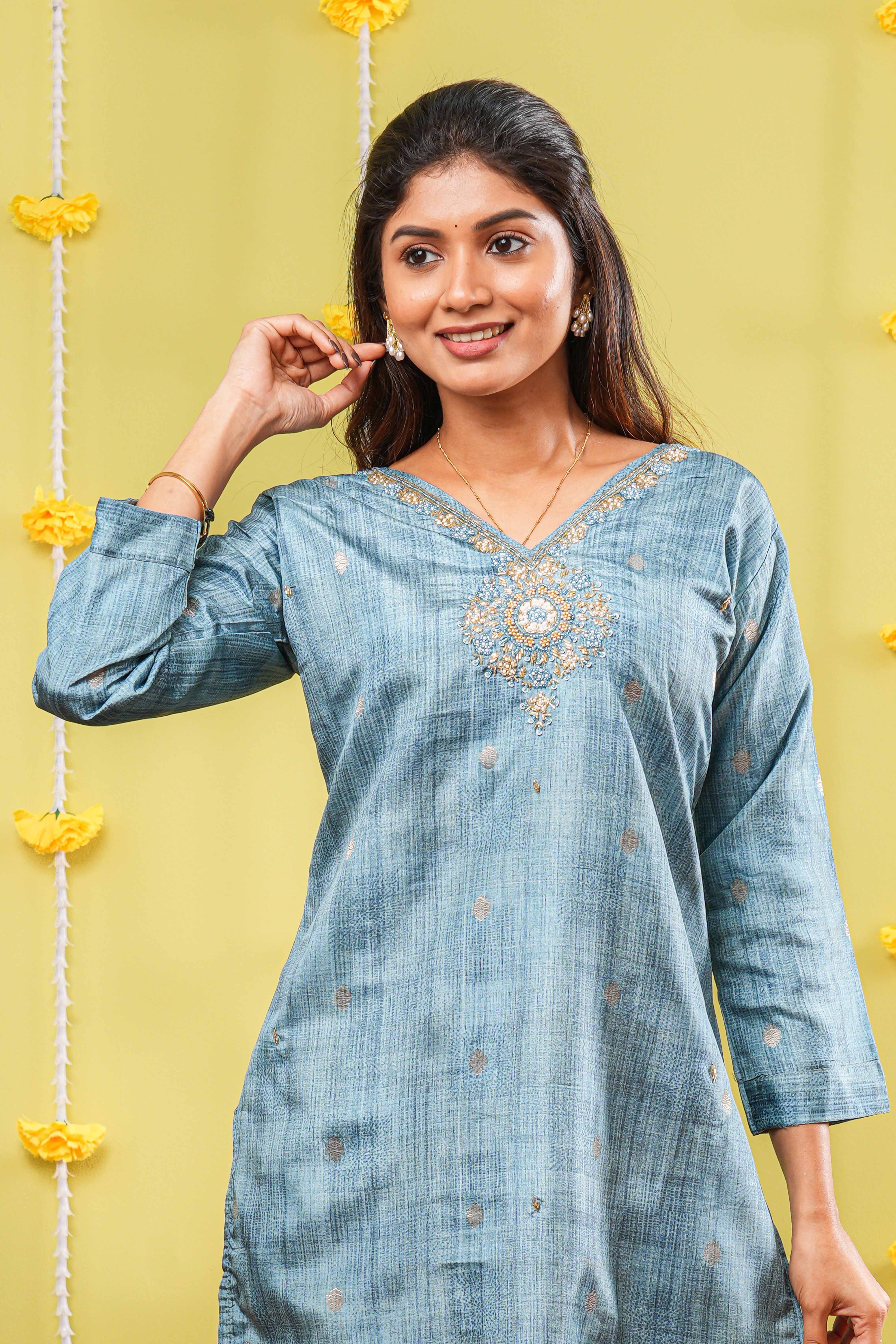 Women's Salwar Set - Image 2