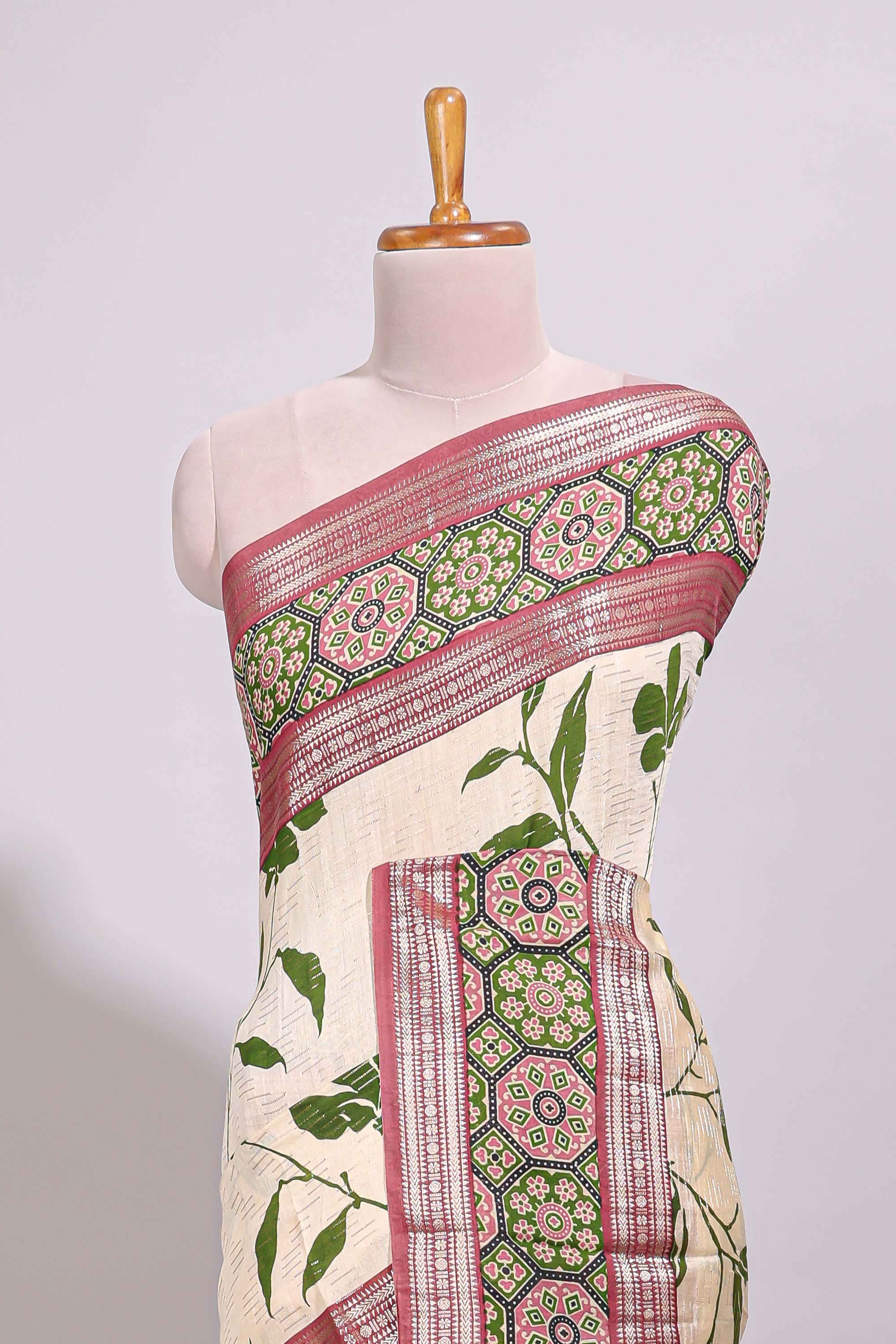Cream leaf design chanderi cotton saree with contrast bentex zari border and printed blouse - Image 3