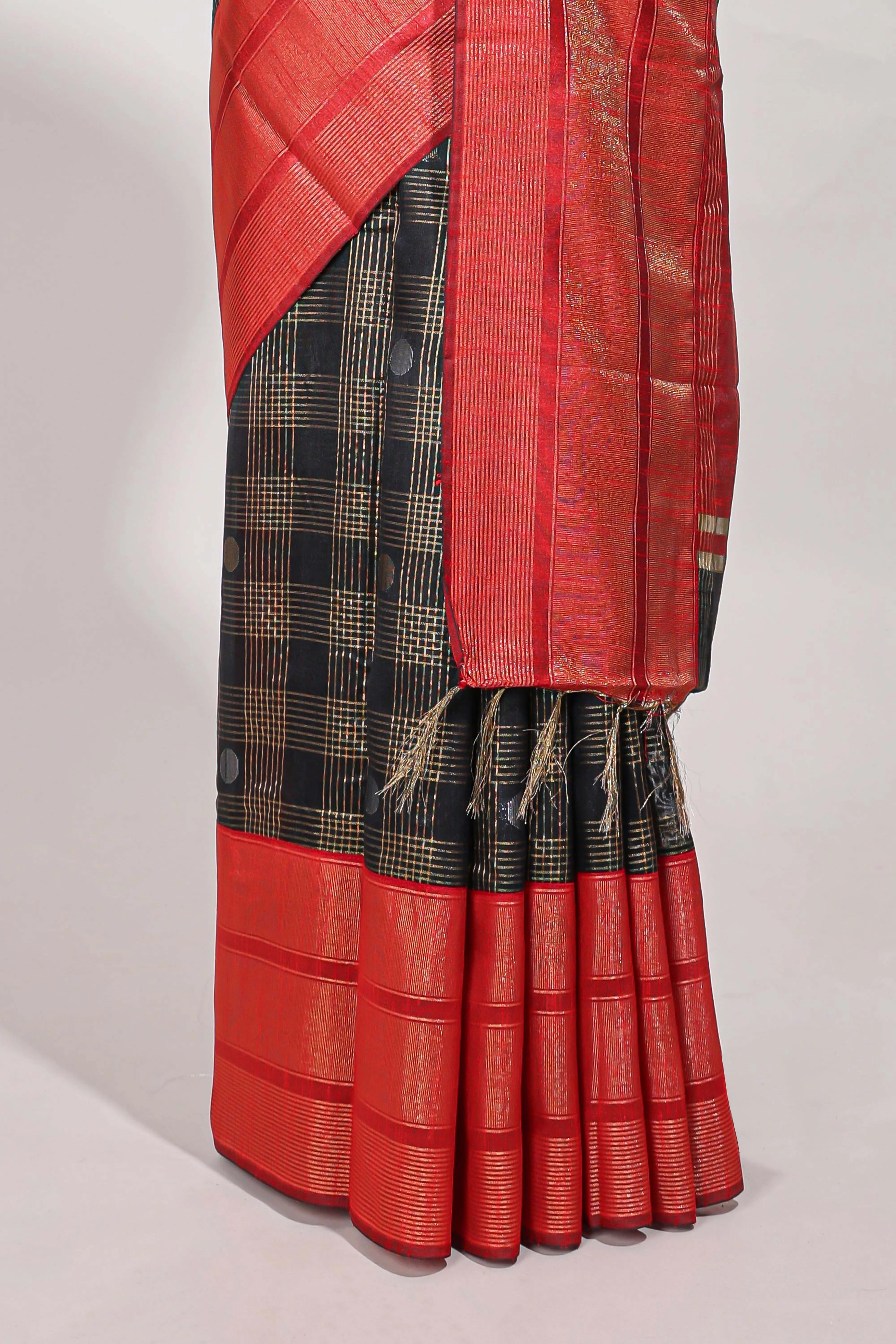 Black silk body golden zari butta striped pattern and Broad golden zari border with contrast blouse - Image 4