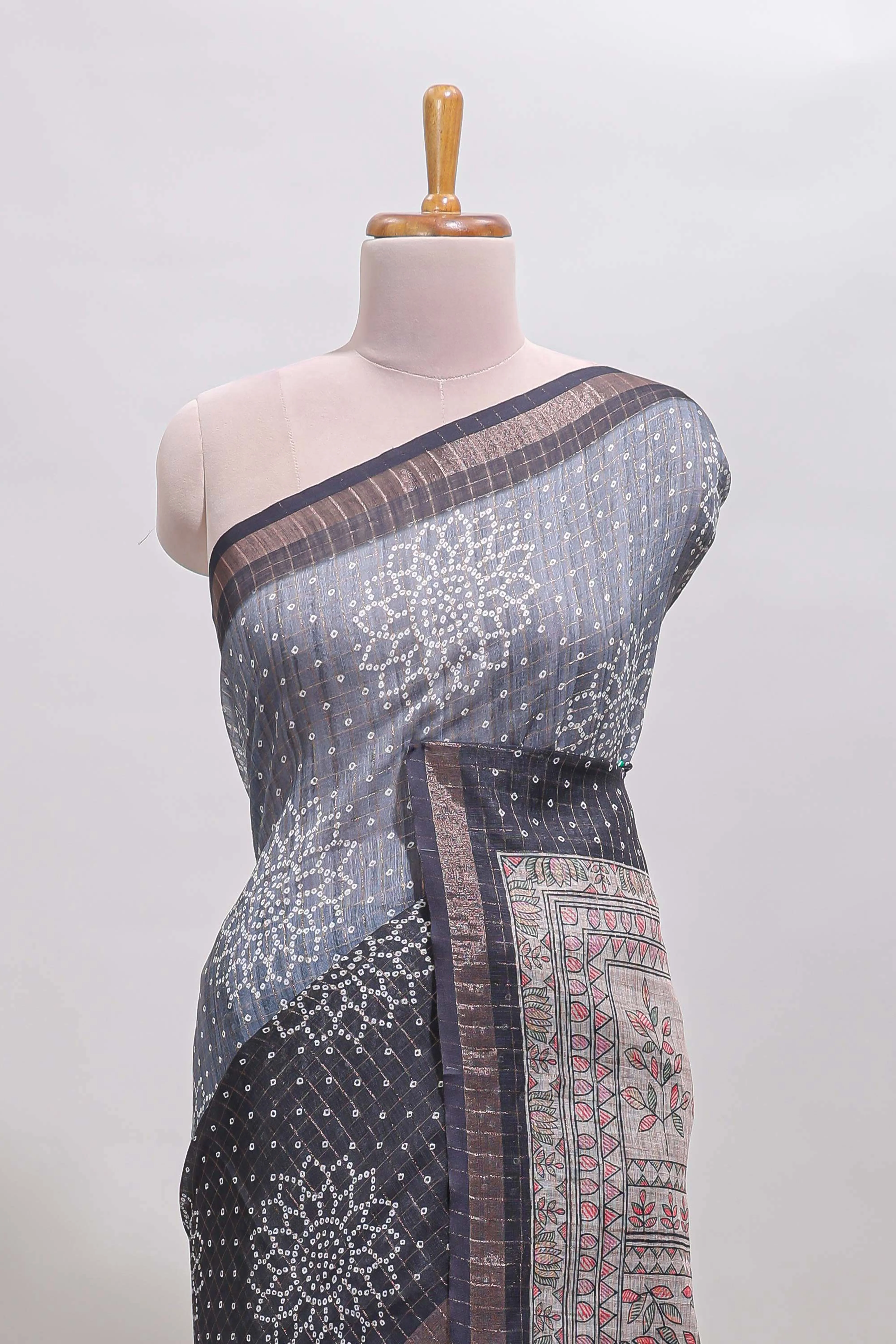 Dual shade bhandhini style floral design chanderi cotton saree with self zari border and contrast printed blouse - Image 3