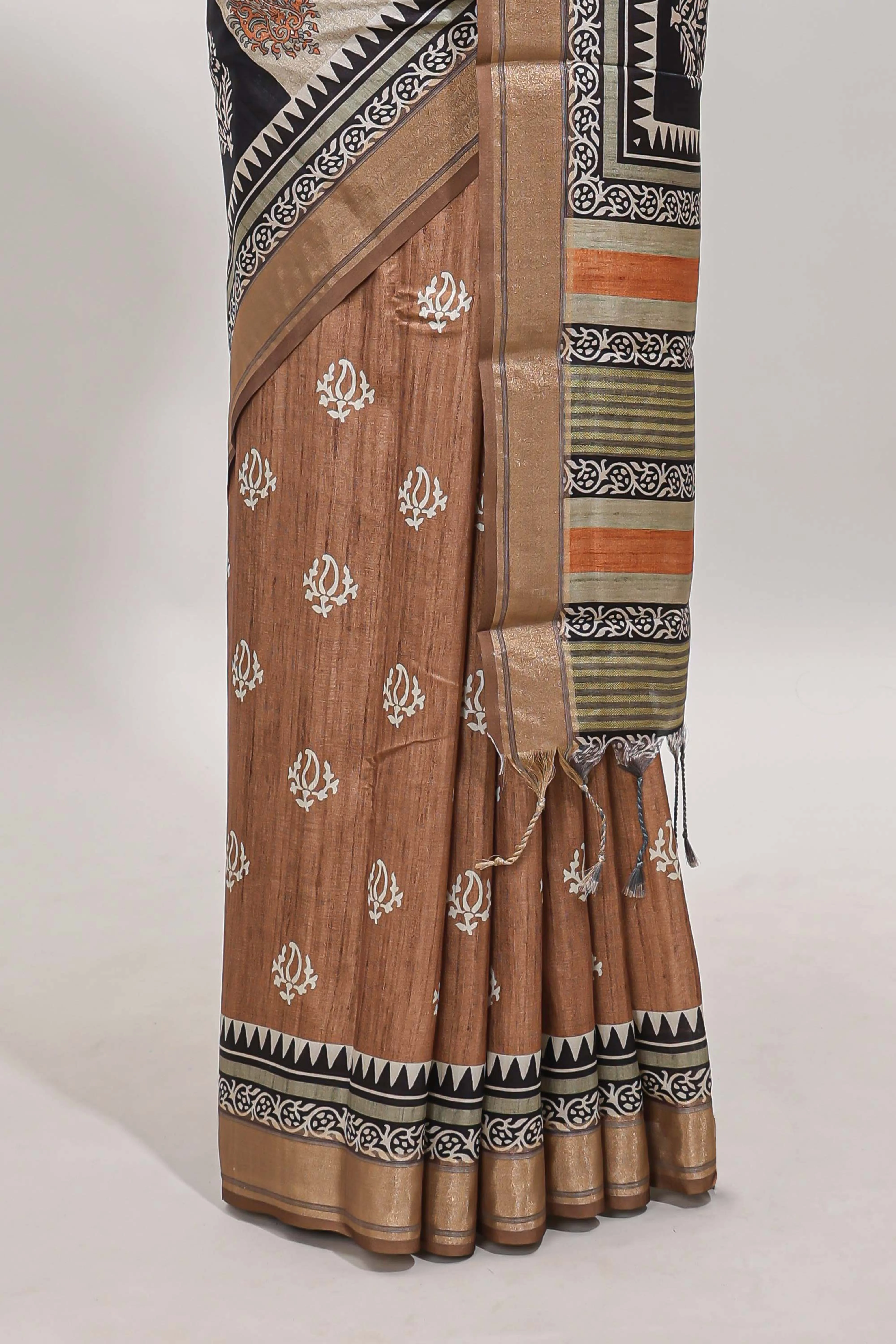 Elegant Tussar Saree with an earthy brown body ethnic prints intricate borders and tassel finished pallu along with contrast blouse - Image 4