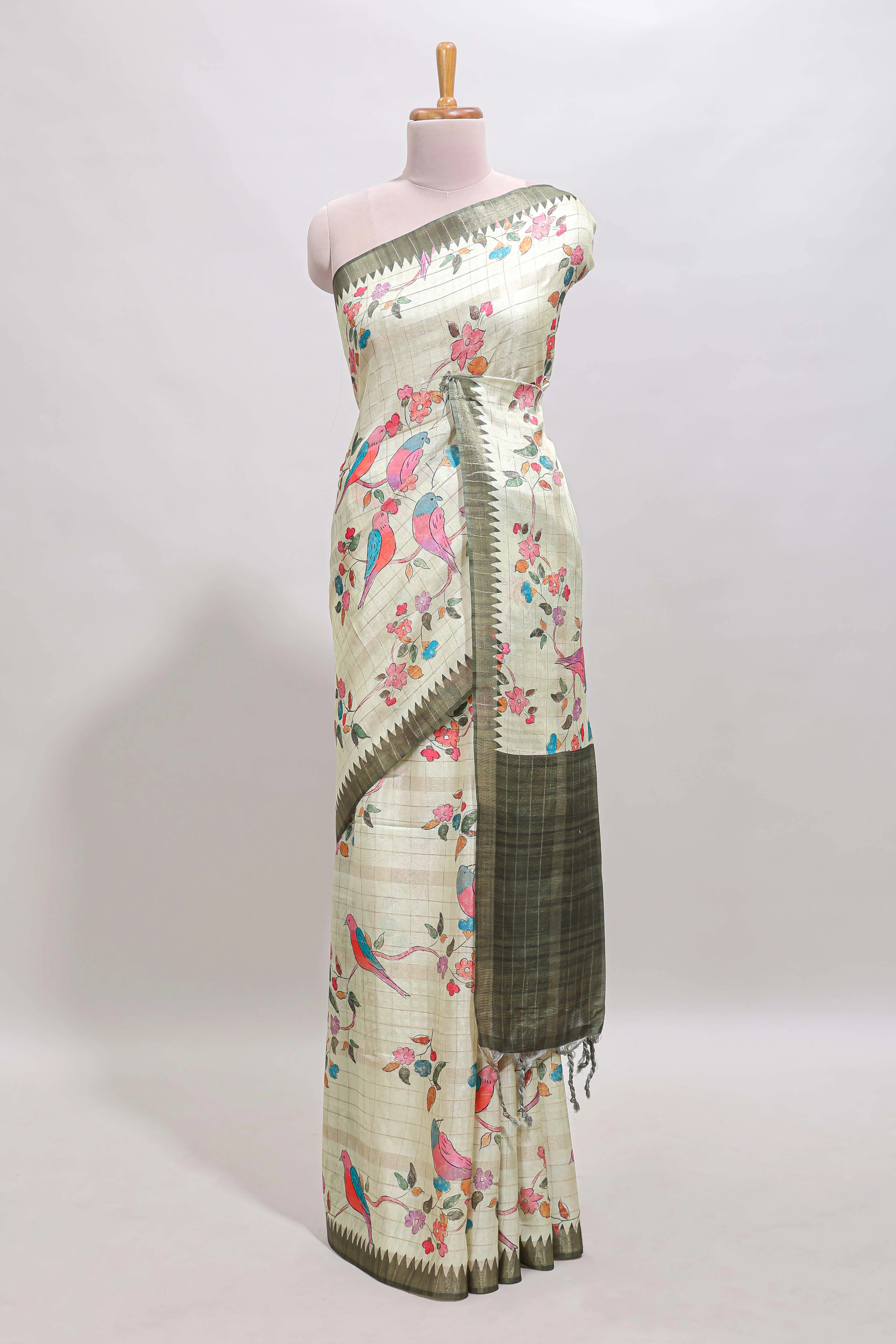 Green checked birds & floral design chanderi cotton saree with contrast border and blouse - Image 2