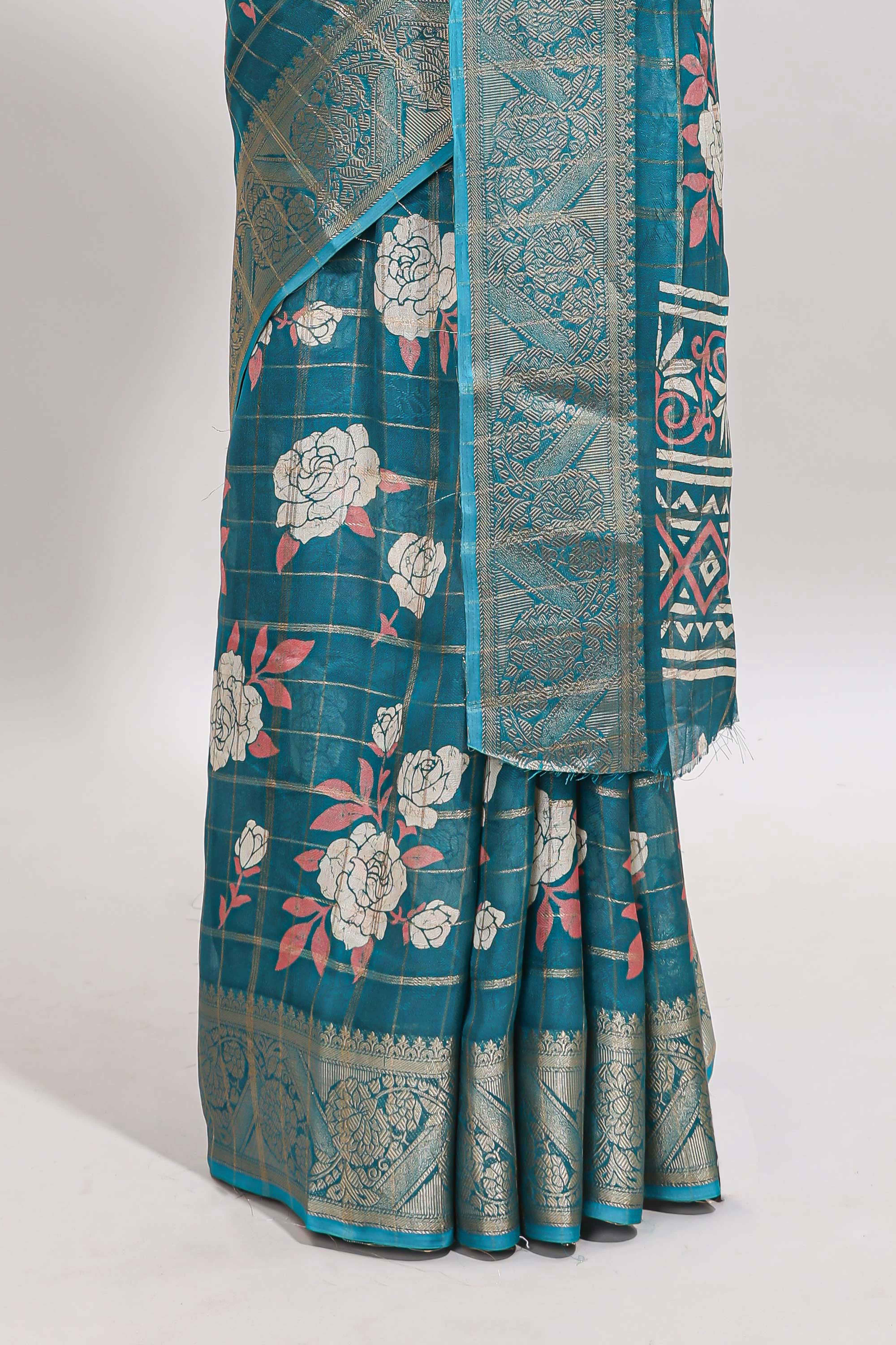 Green checked floral design marsh mellow saree with self zari border and matching blouse - Image 4