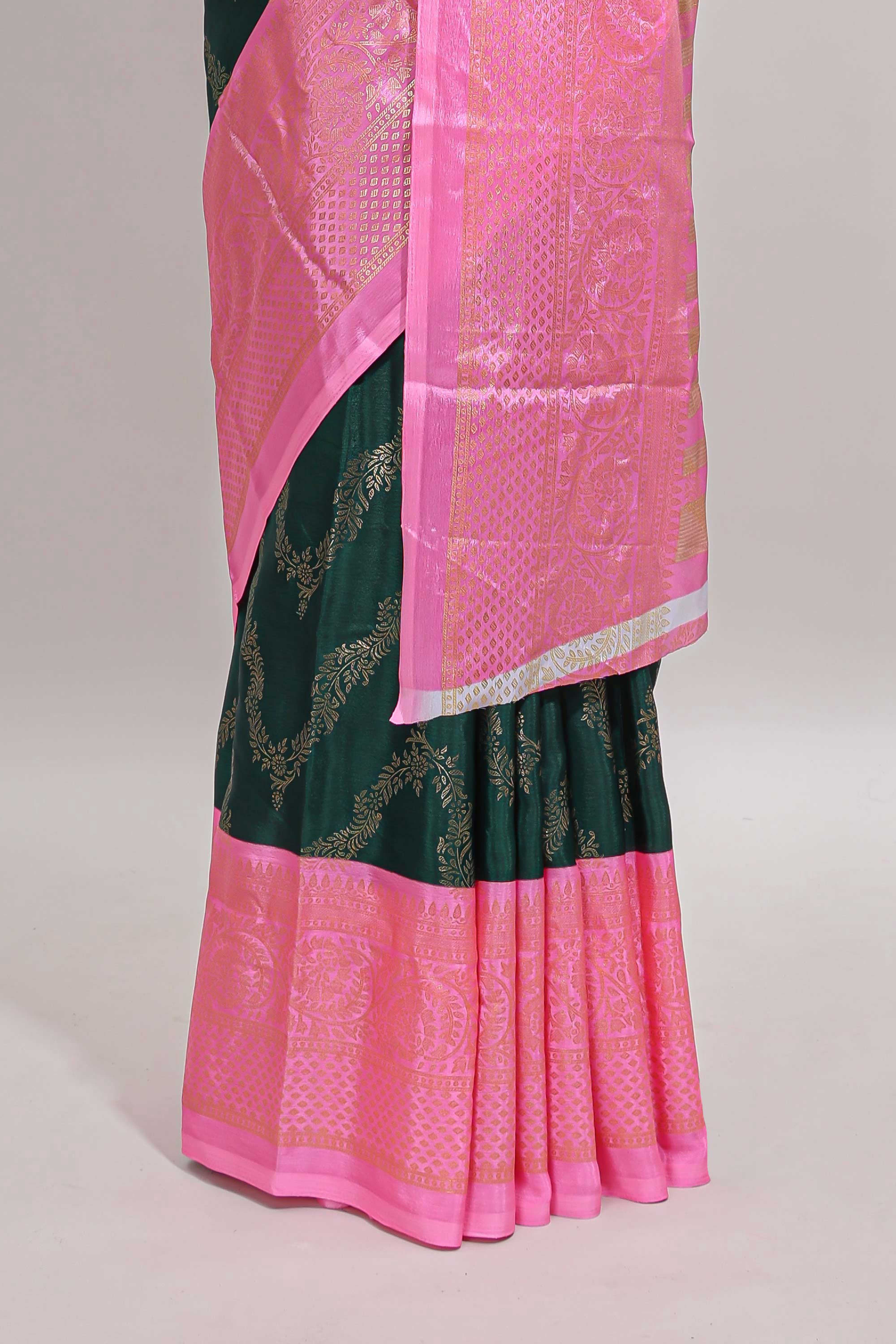 Green floral vine chevron design semi soft silk saree with contrast zari border and striped pallu - Image 4