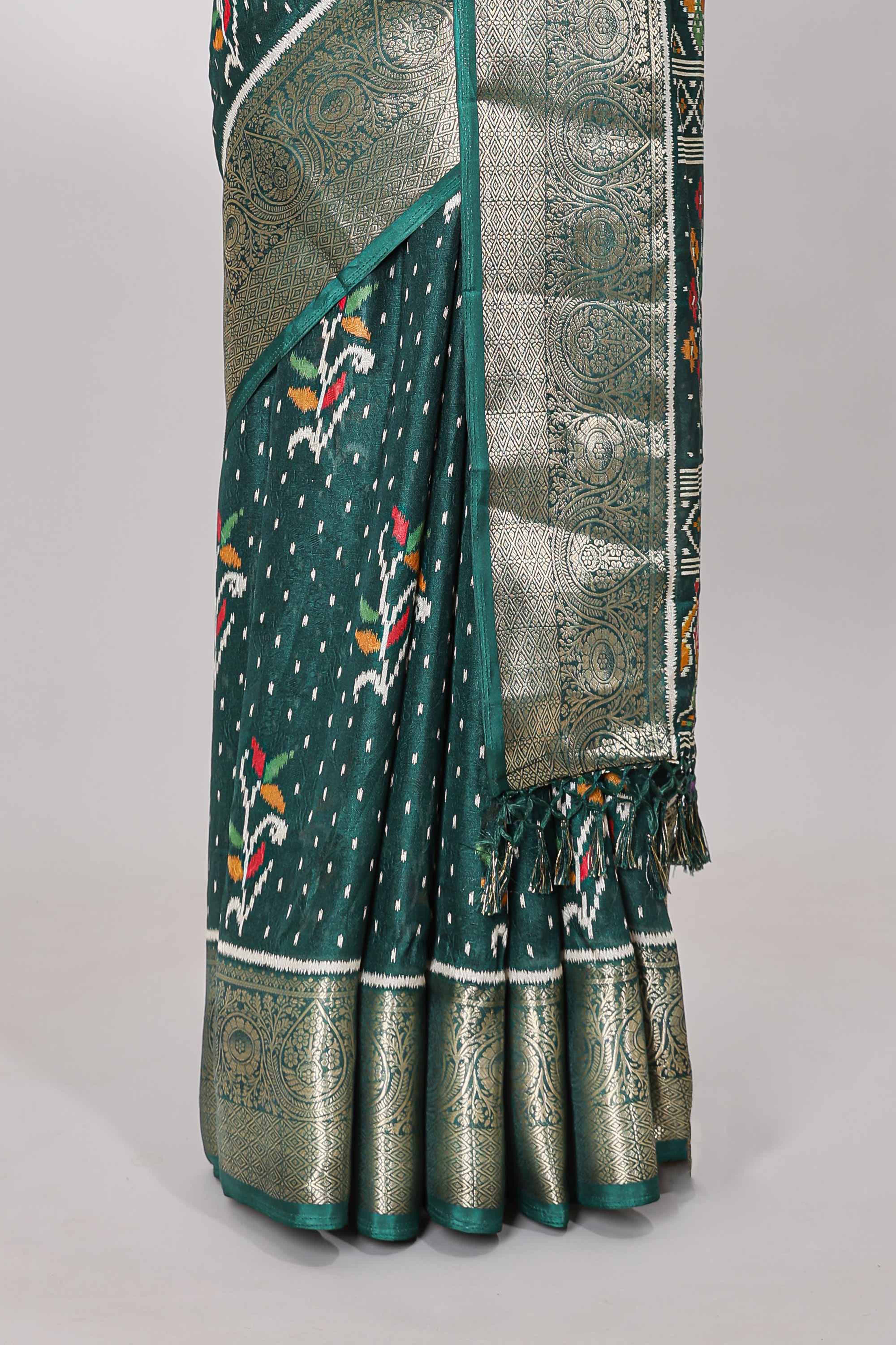 Green marsh mellow Ikkat floral and dotted butta saree with zari border - Image 4