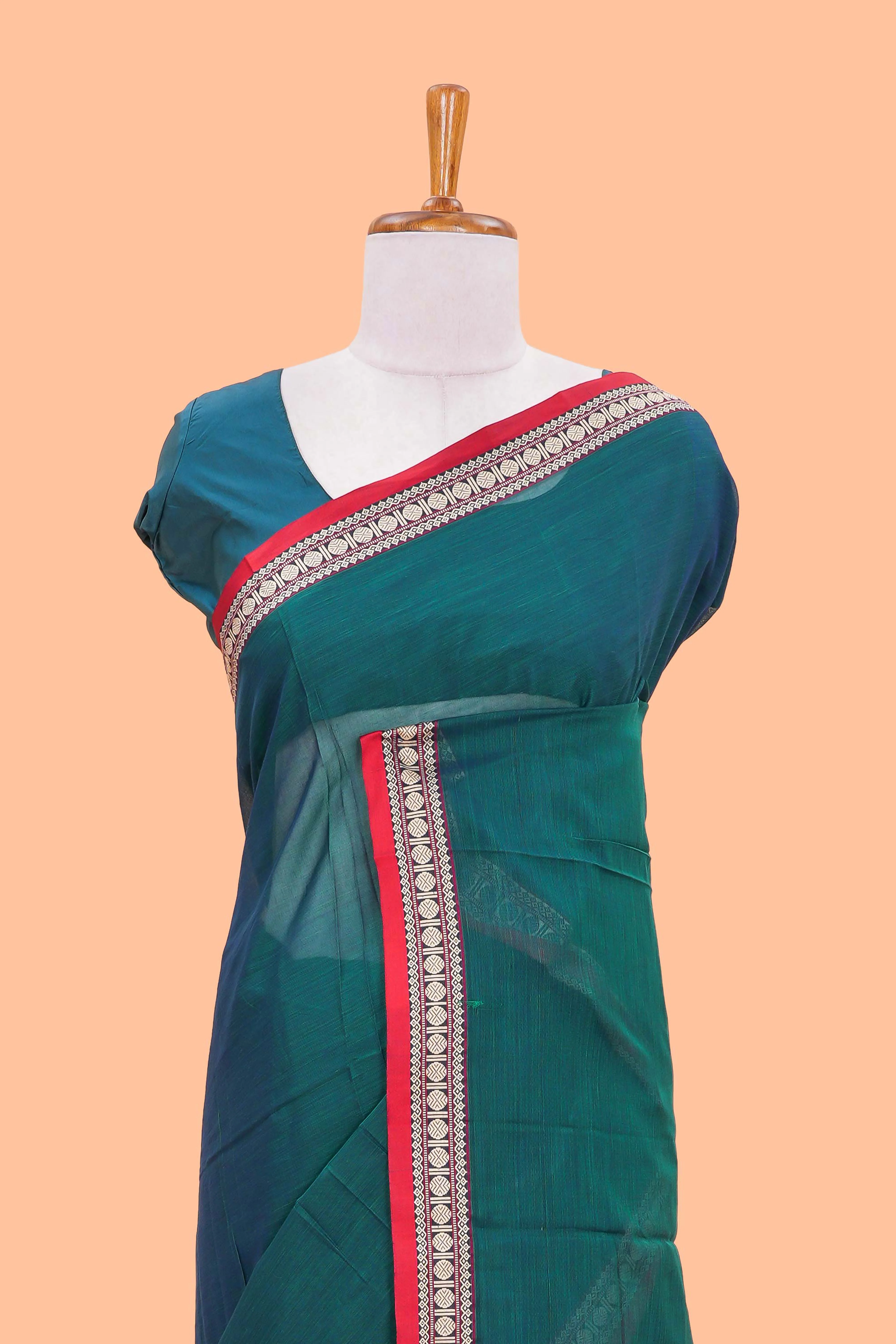 Green plain chettinad cotton saree with contrast border and striped pallu - Image 3