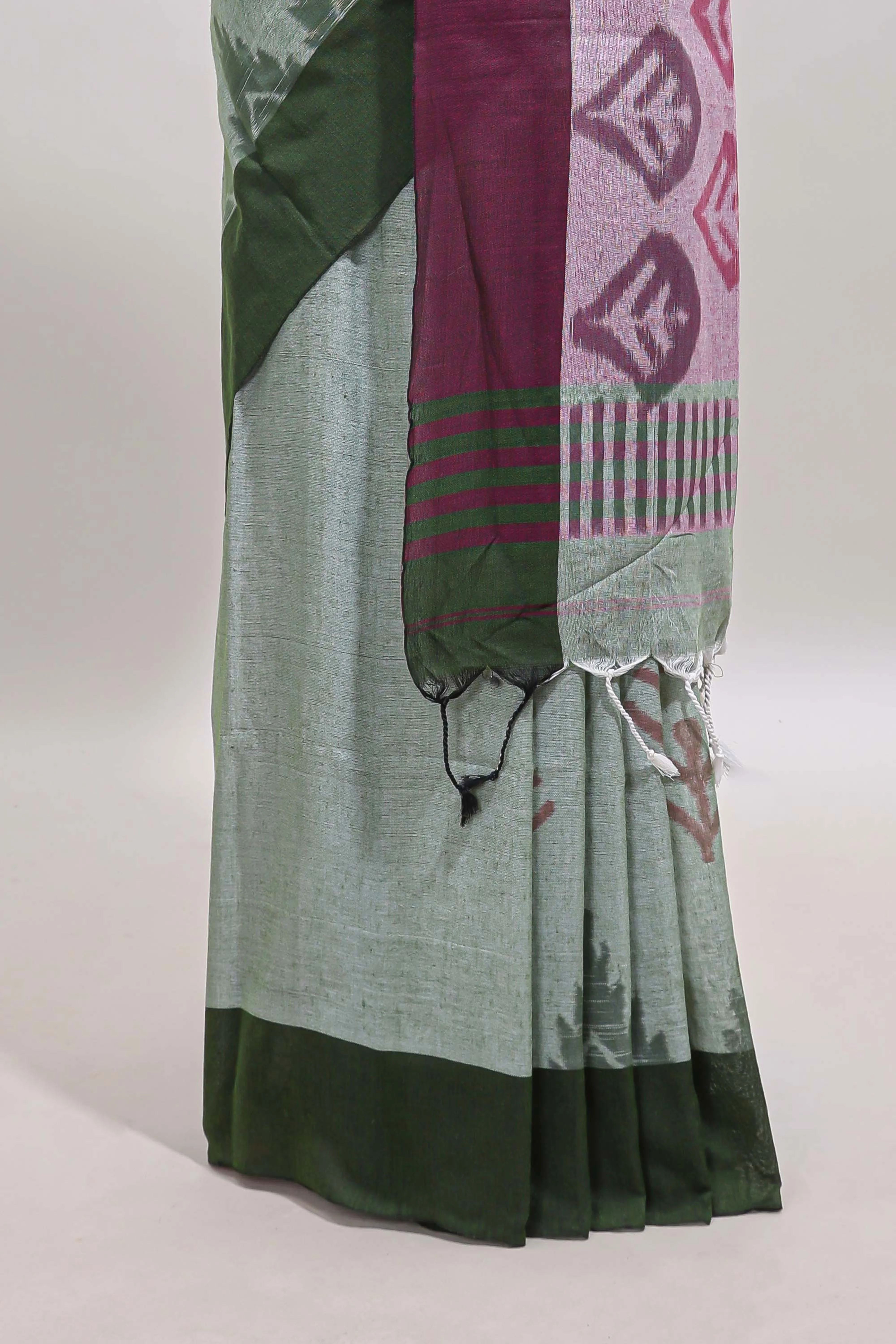 Green & Purple Floral Woven Sothu Cotton Saree with Tassels - Image 4