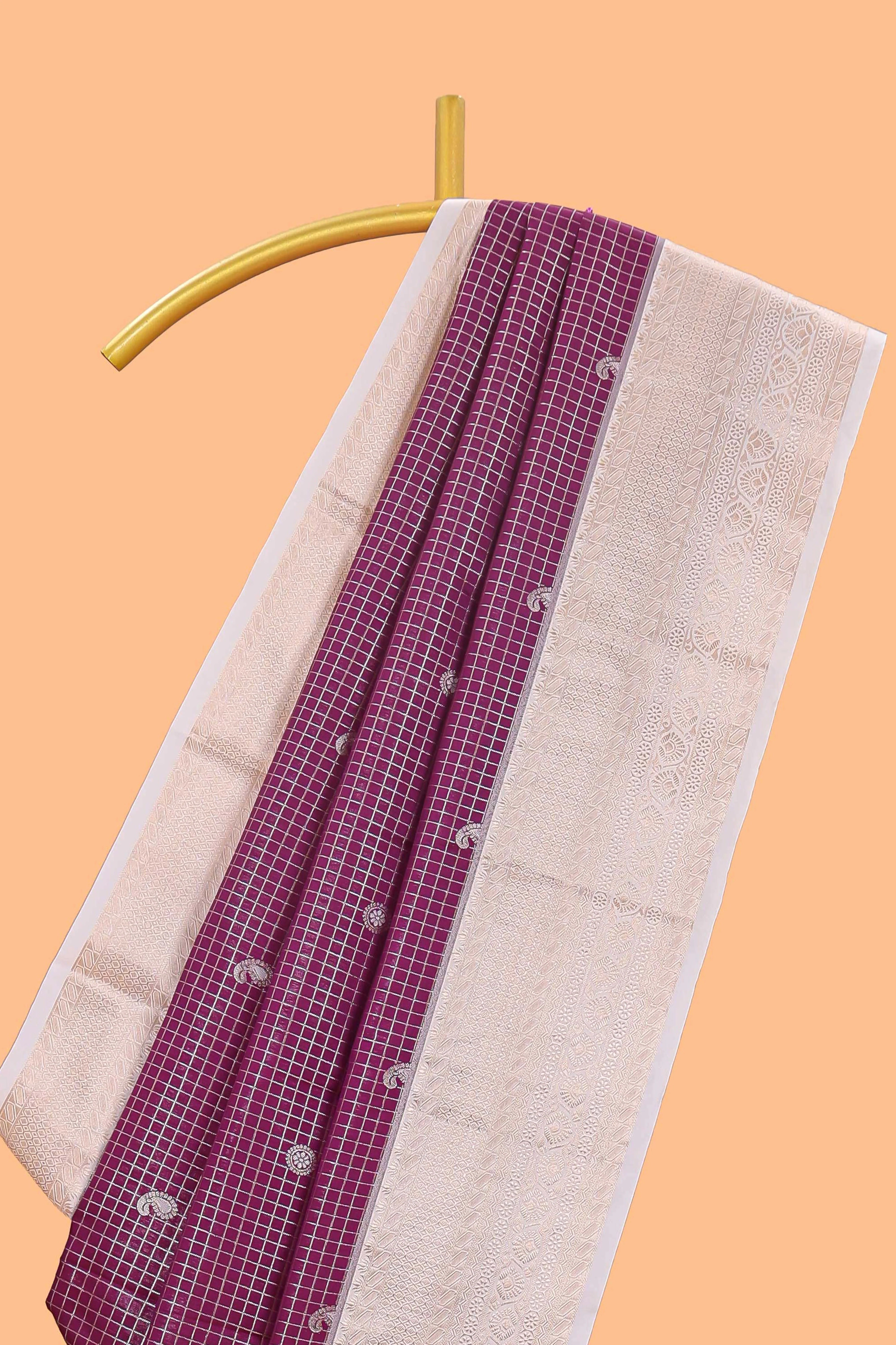 Jam purple checked zari motifs semi soft silk saree with contrast border and floral design pallu - Image 2