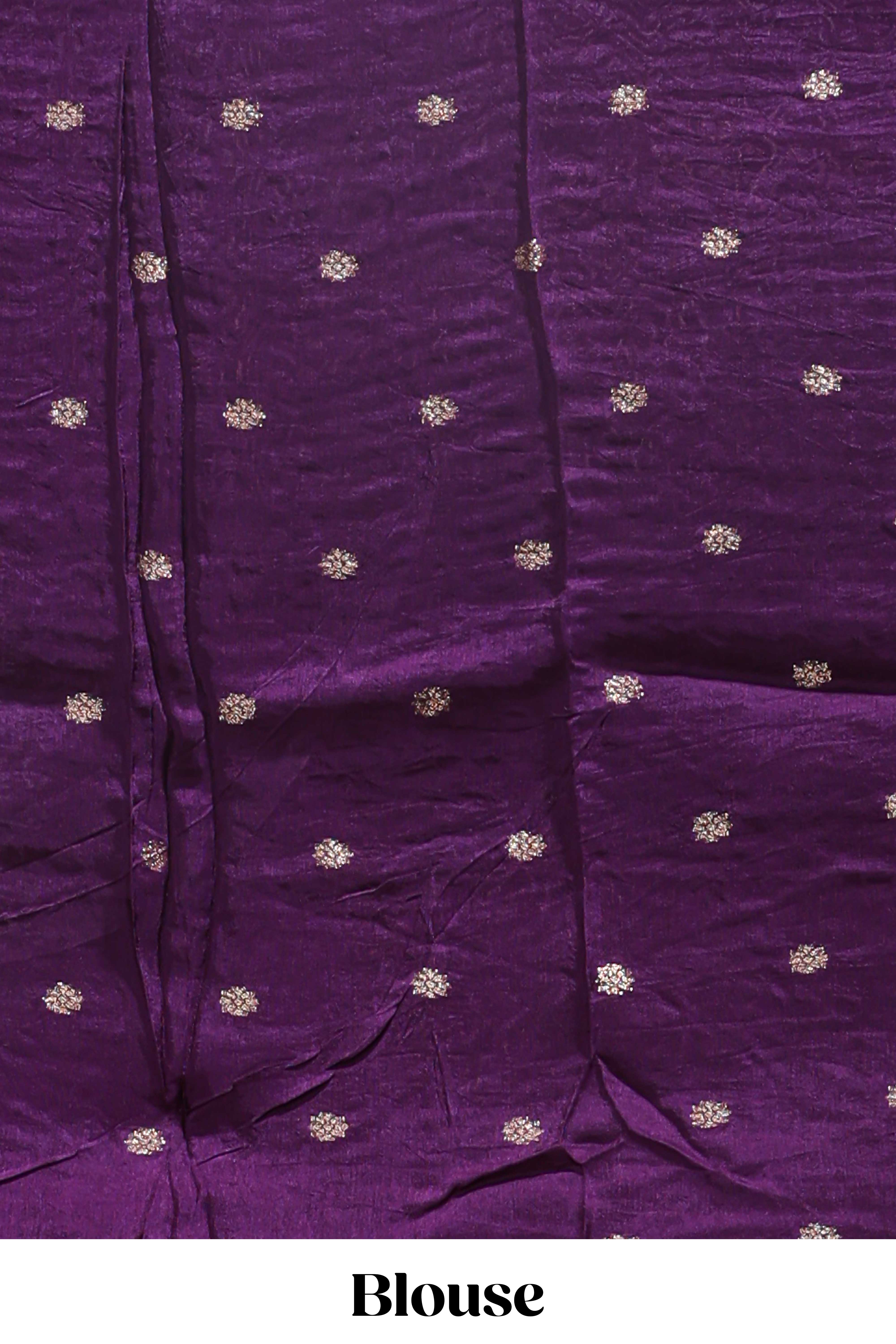 Lavender checked floral motifs chiffon saree with self zari border and contrast blouse - Image 5