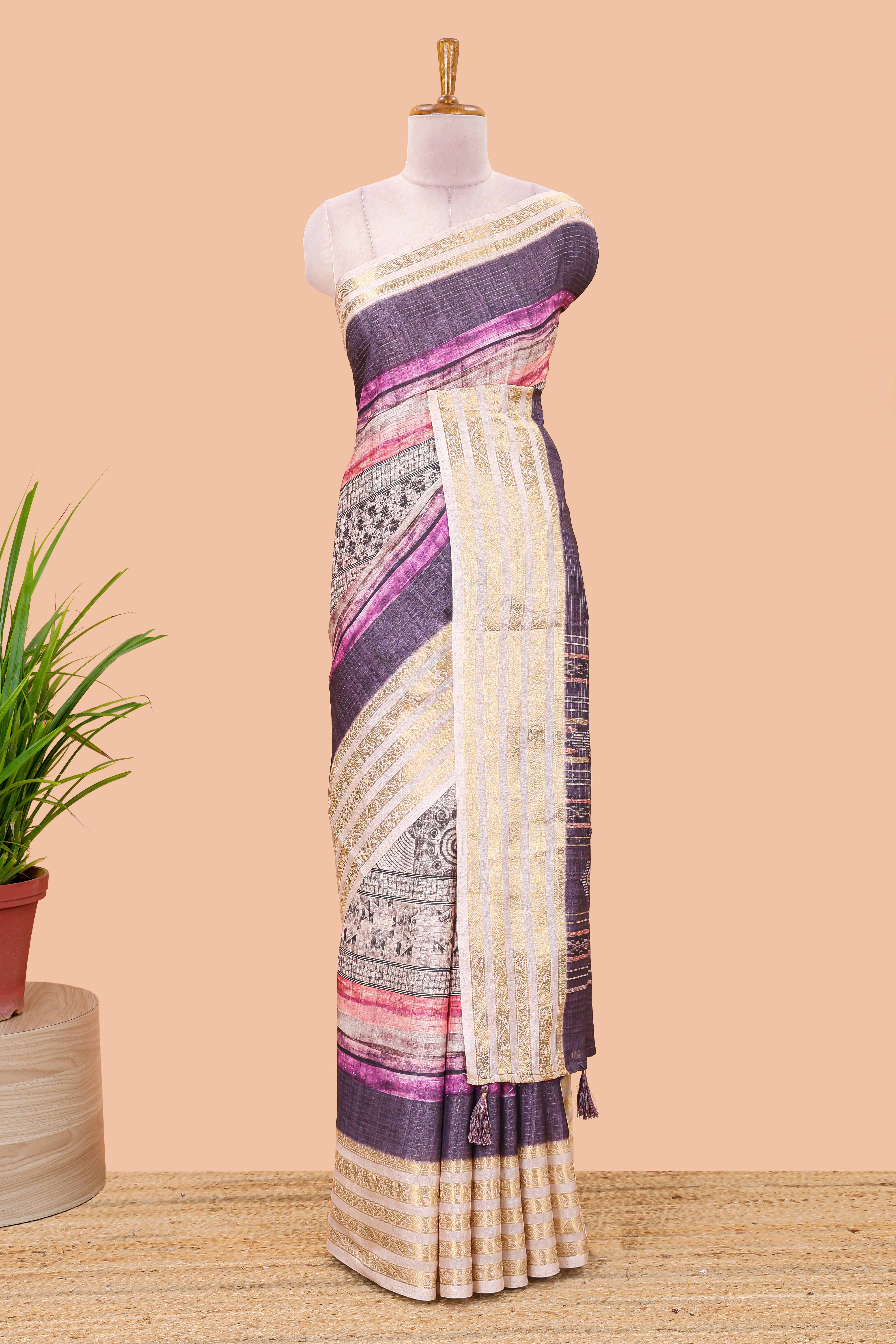 Lavender dola silk saree featuring monochrome fusion print and contrast zari border - Image 2