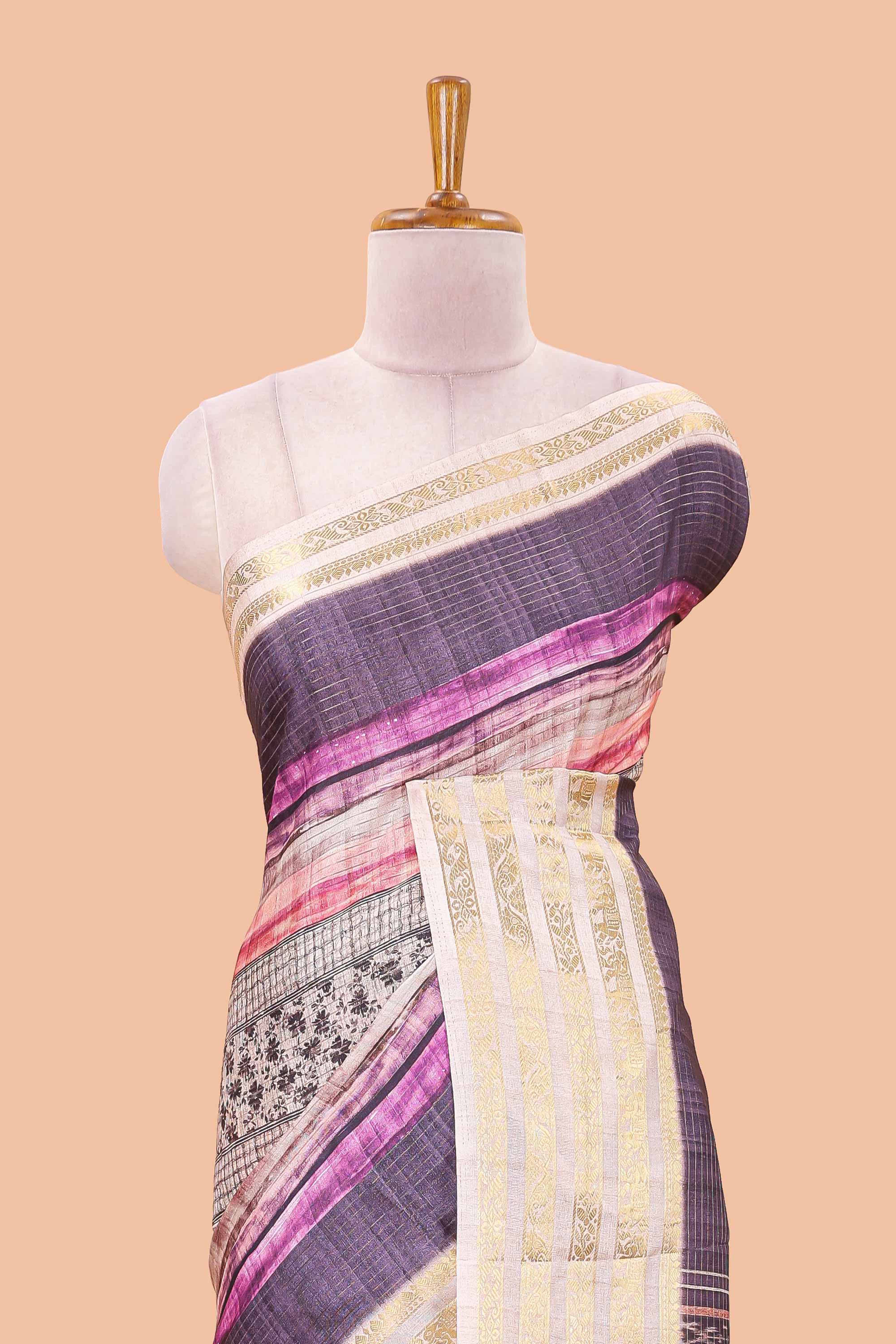 Lavender dola silk saree featuring monochrome fusion print and contrast zari border - Image 3