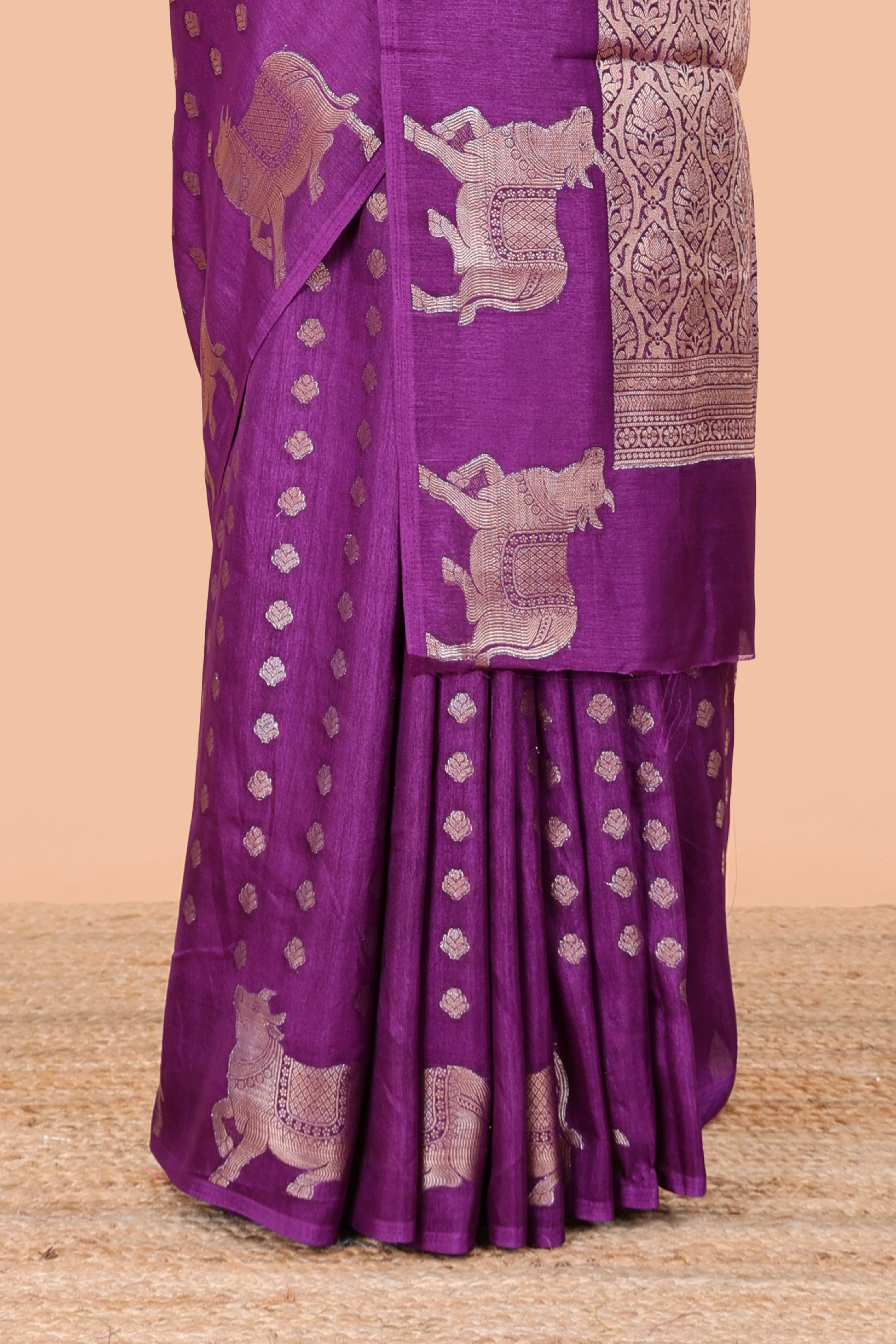 Lavender viscose dola silk saree with zari butta weave, pichwai motif border and contrast blouse - Image 4