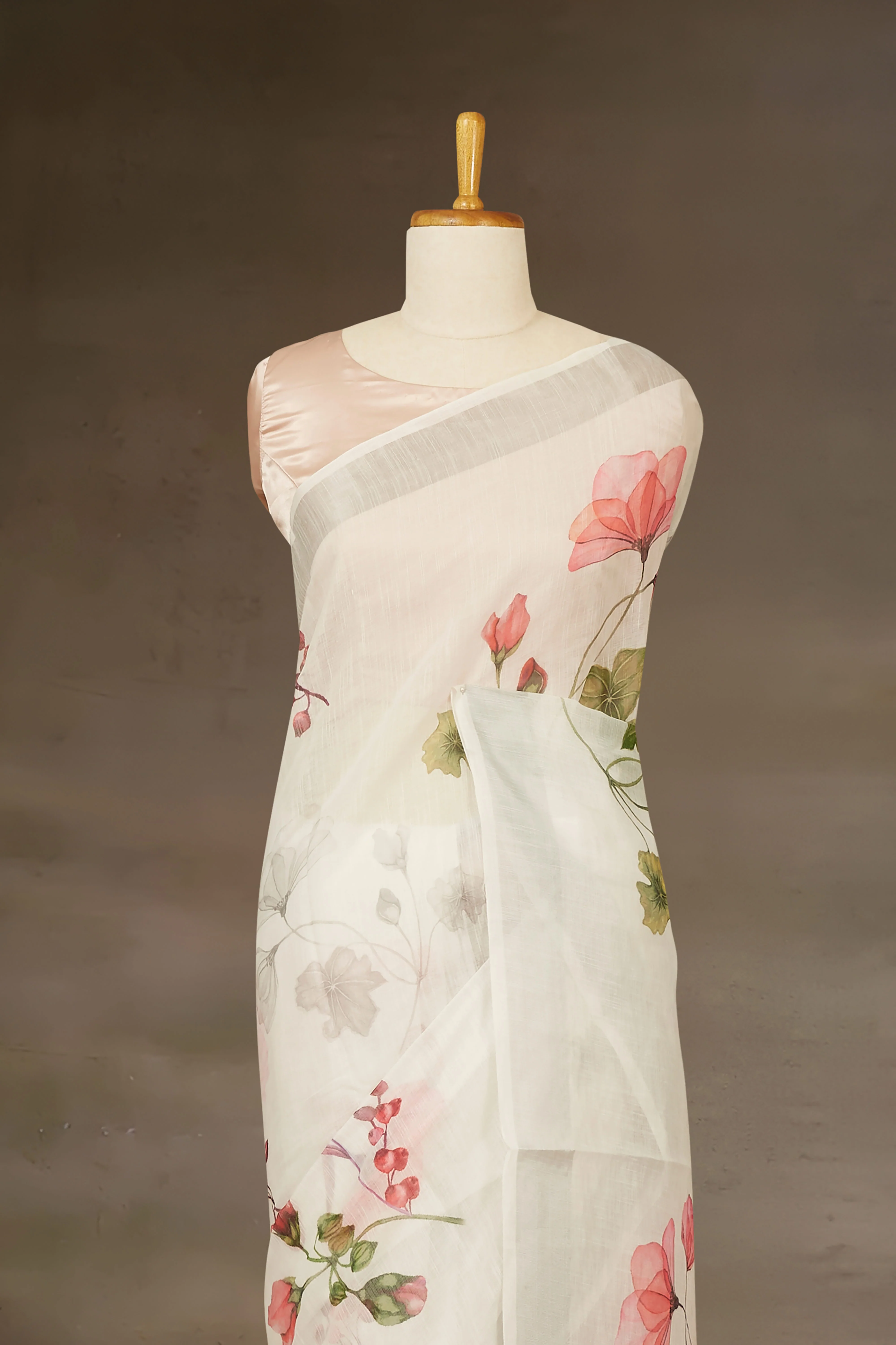 Linen Digital print With Silver Border Saree - Image 3