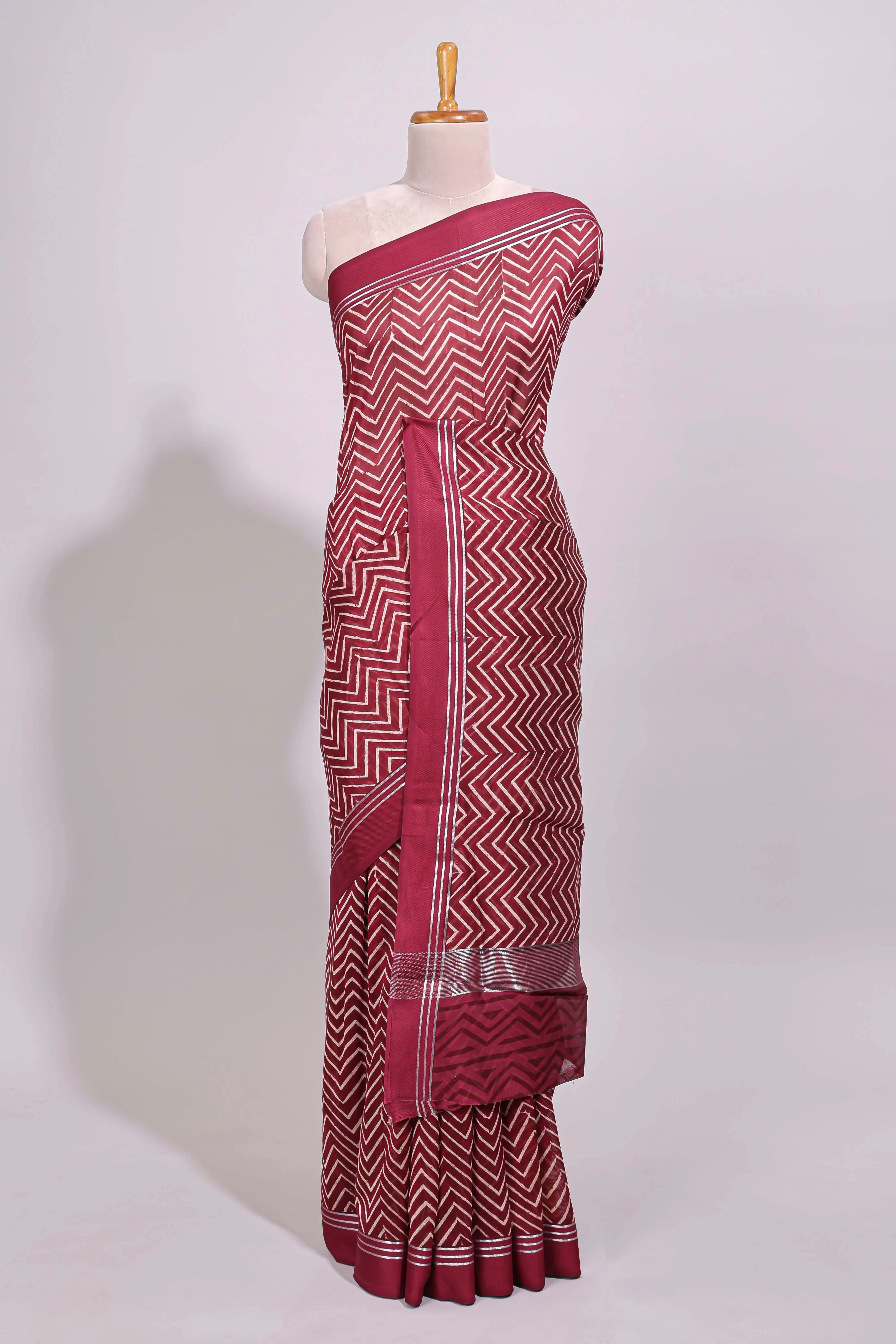 Maroon chevron design chanderi cotton saree with self border and matching printed blouse - Image 2