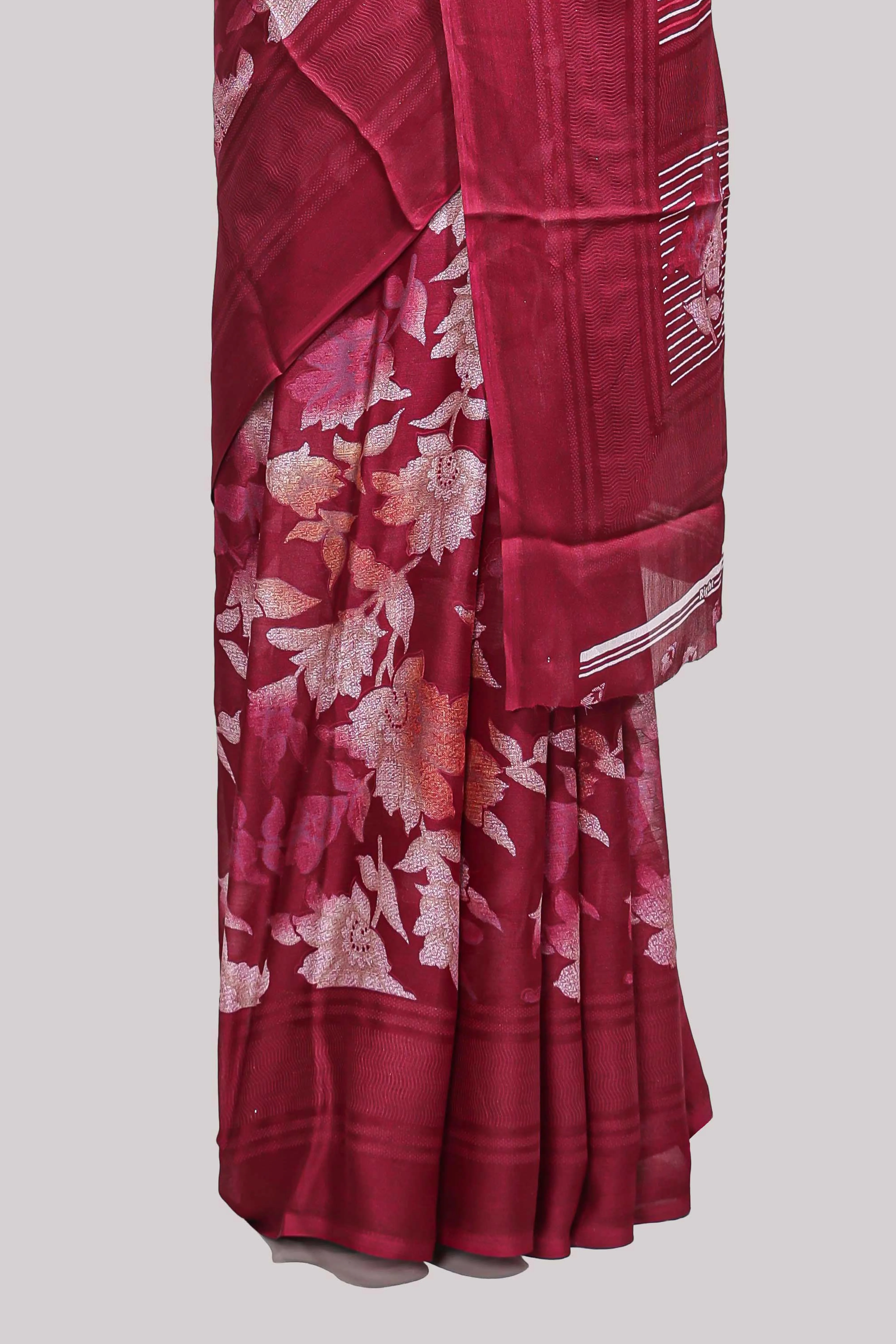 Maroon floral design chiffon saree with self border and matching blouse - Image 4