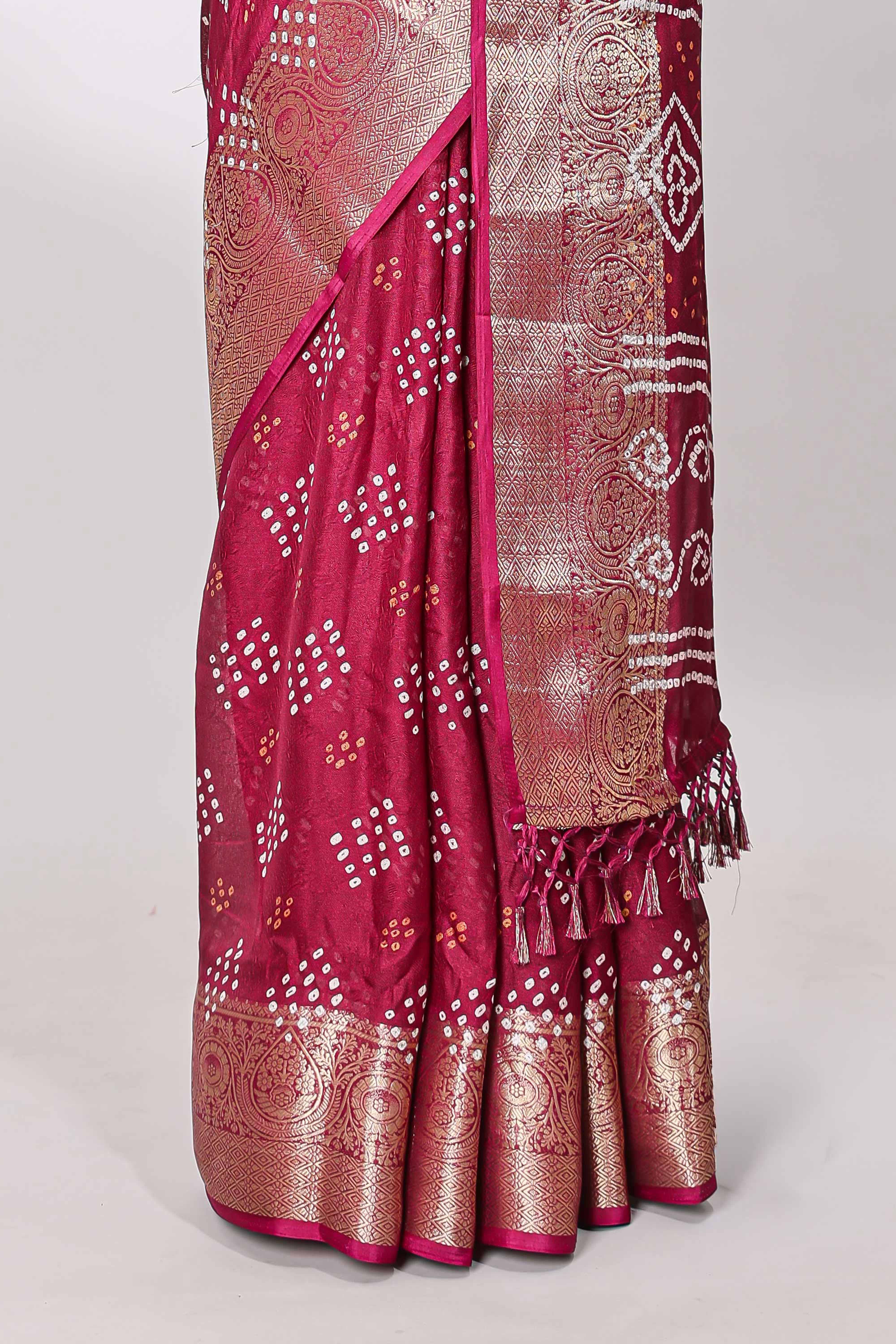 Maroon marsh mellow bandhani dot saree with gold zari border and butta blouse - Image 4