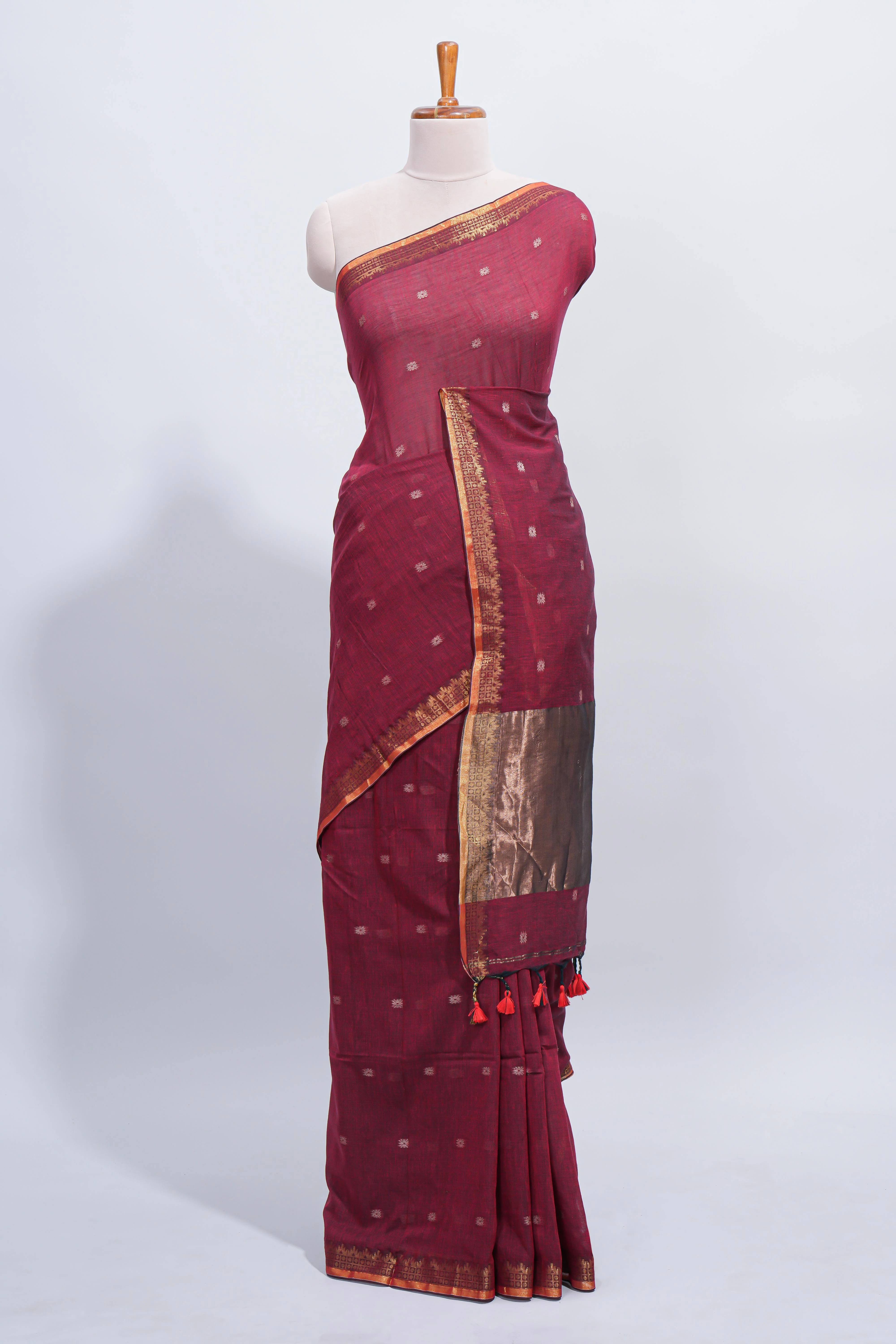 Maroon thread butta south cotton saree with self zari border and matching pallu - Image 2