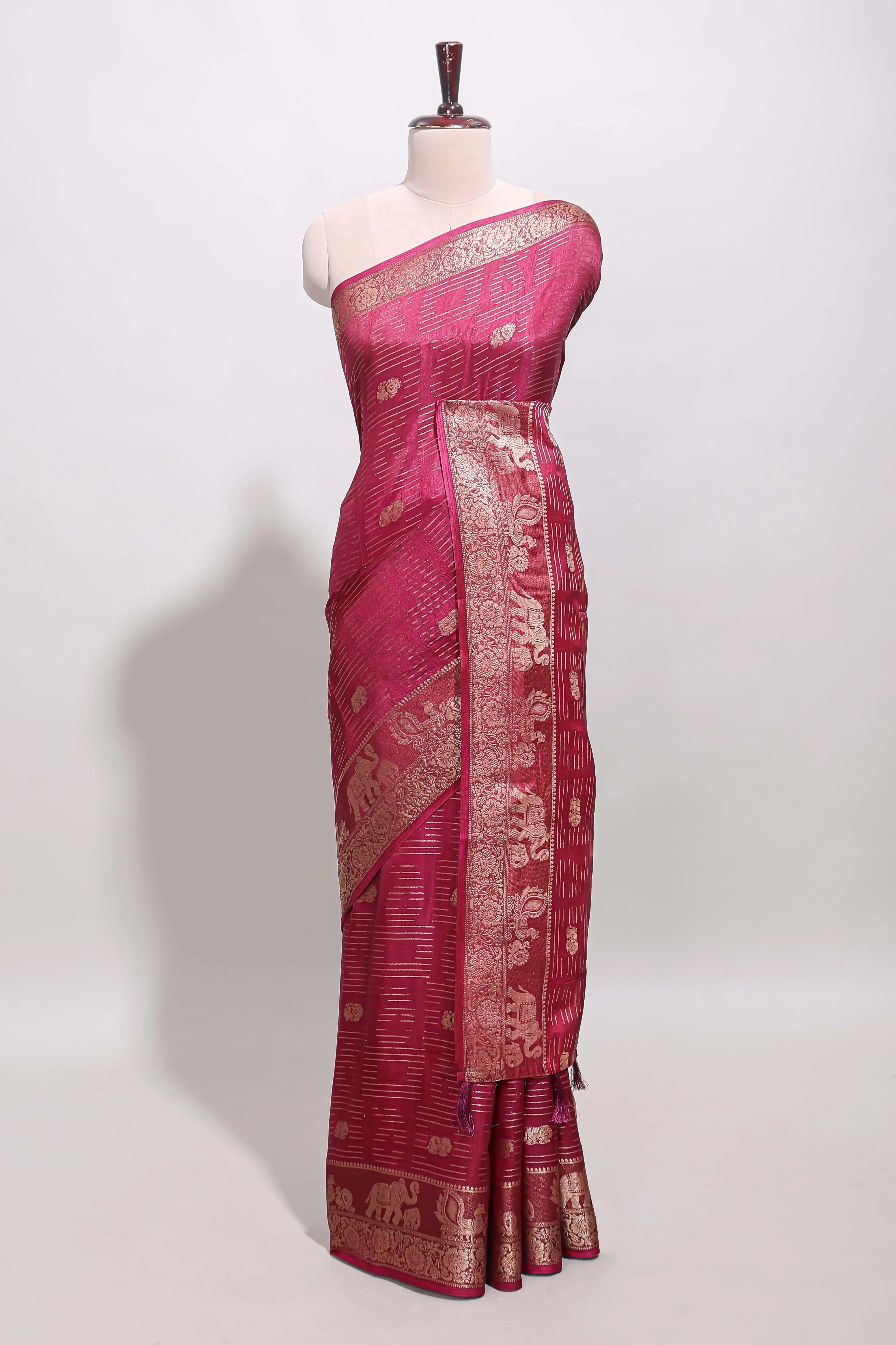 Maroon zari butta dola silk saree with self zari border and printed pallu - Image 2