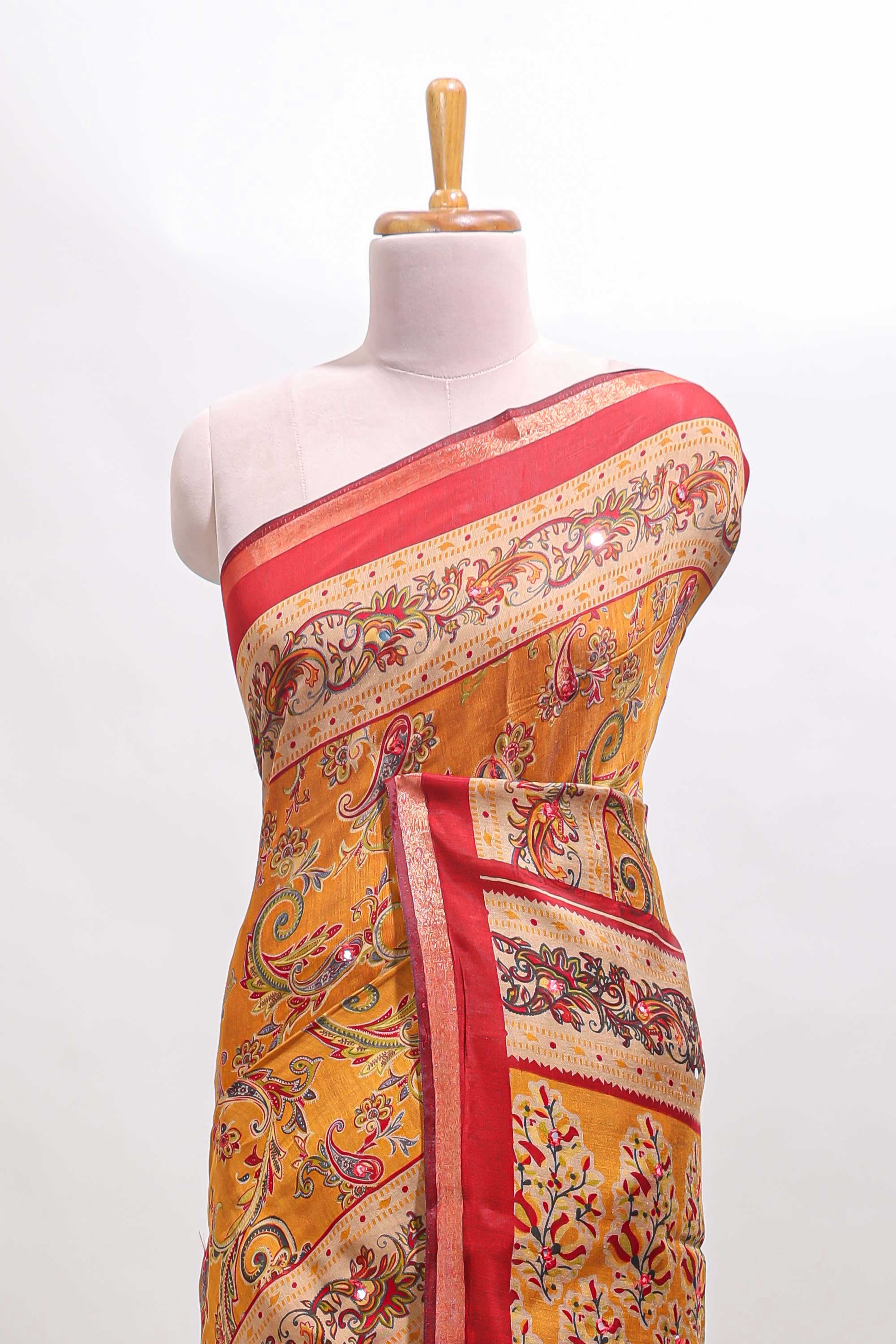Mustard floral motifs design marsh mellow saree with contrast border and printed blouse - Image 3