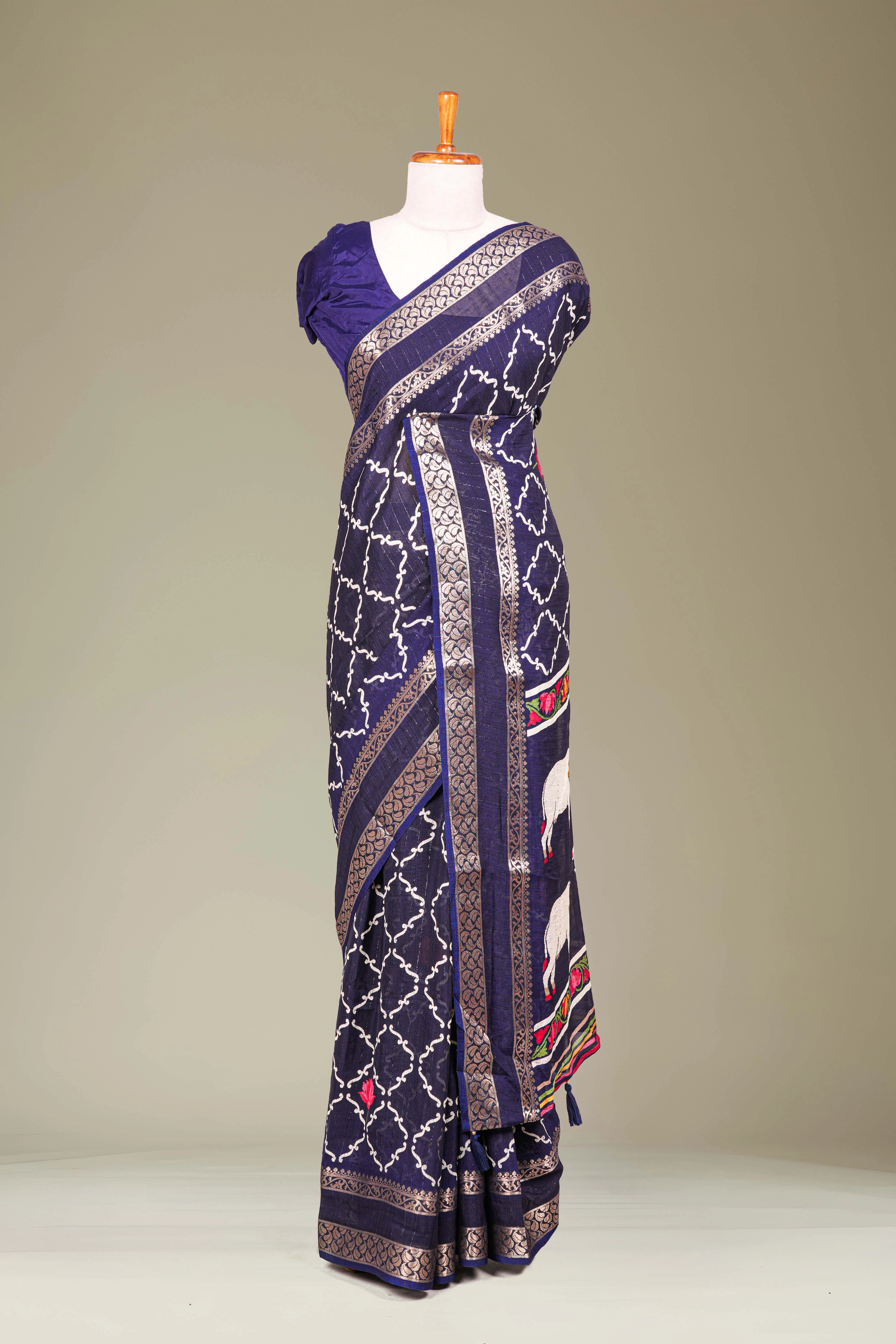 Navy Blue Dola Silk Saree Jaali Design ,Pink Lotus Motifs Across The Body With Gold Zari Bentex Border Pichwai Design Pallu Along With Blouse - Image 2