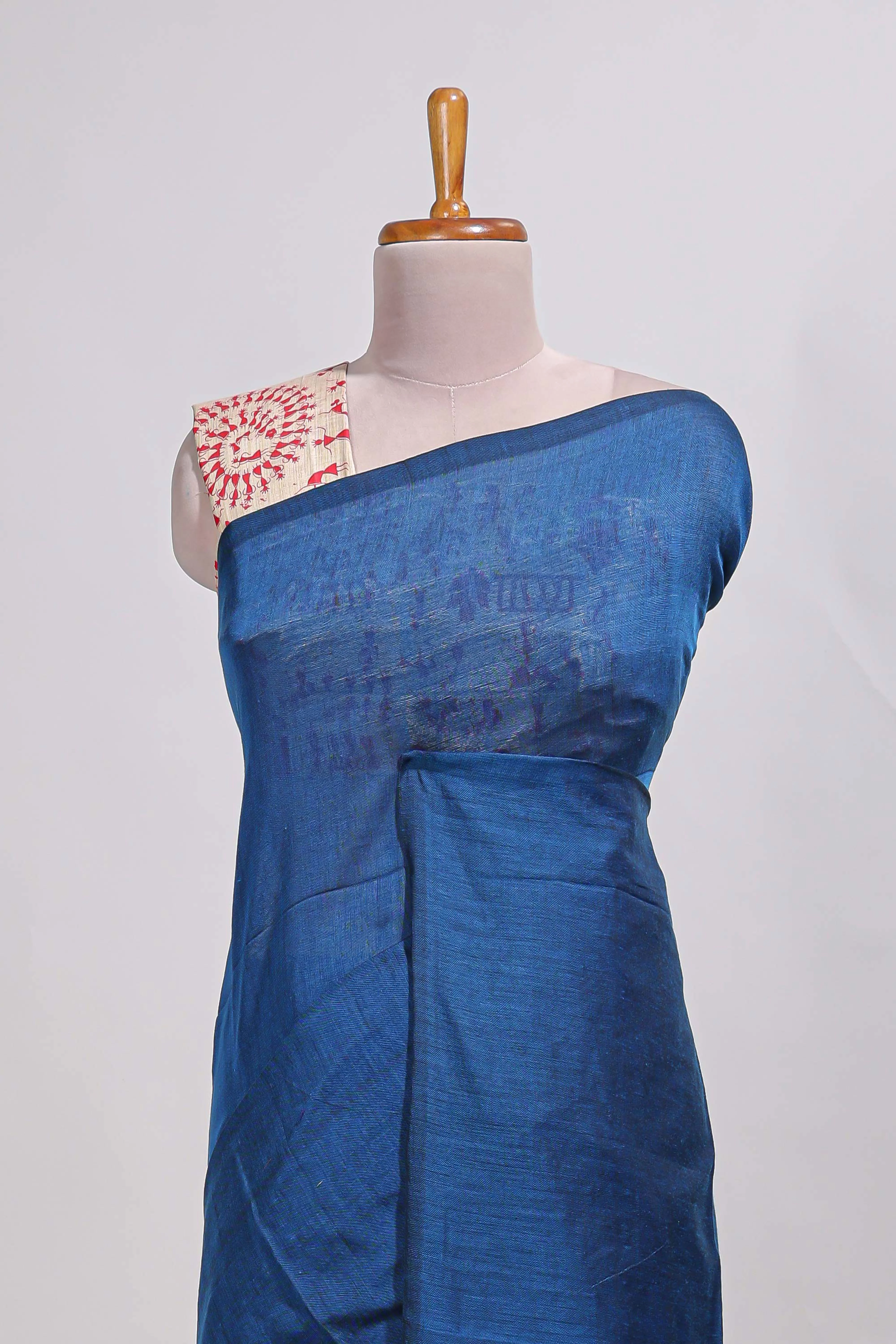 Navy blue plain south cotton sarees with contrast warli printed blouse - Image 3