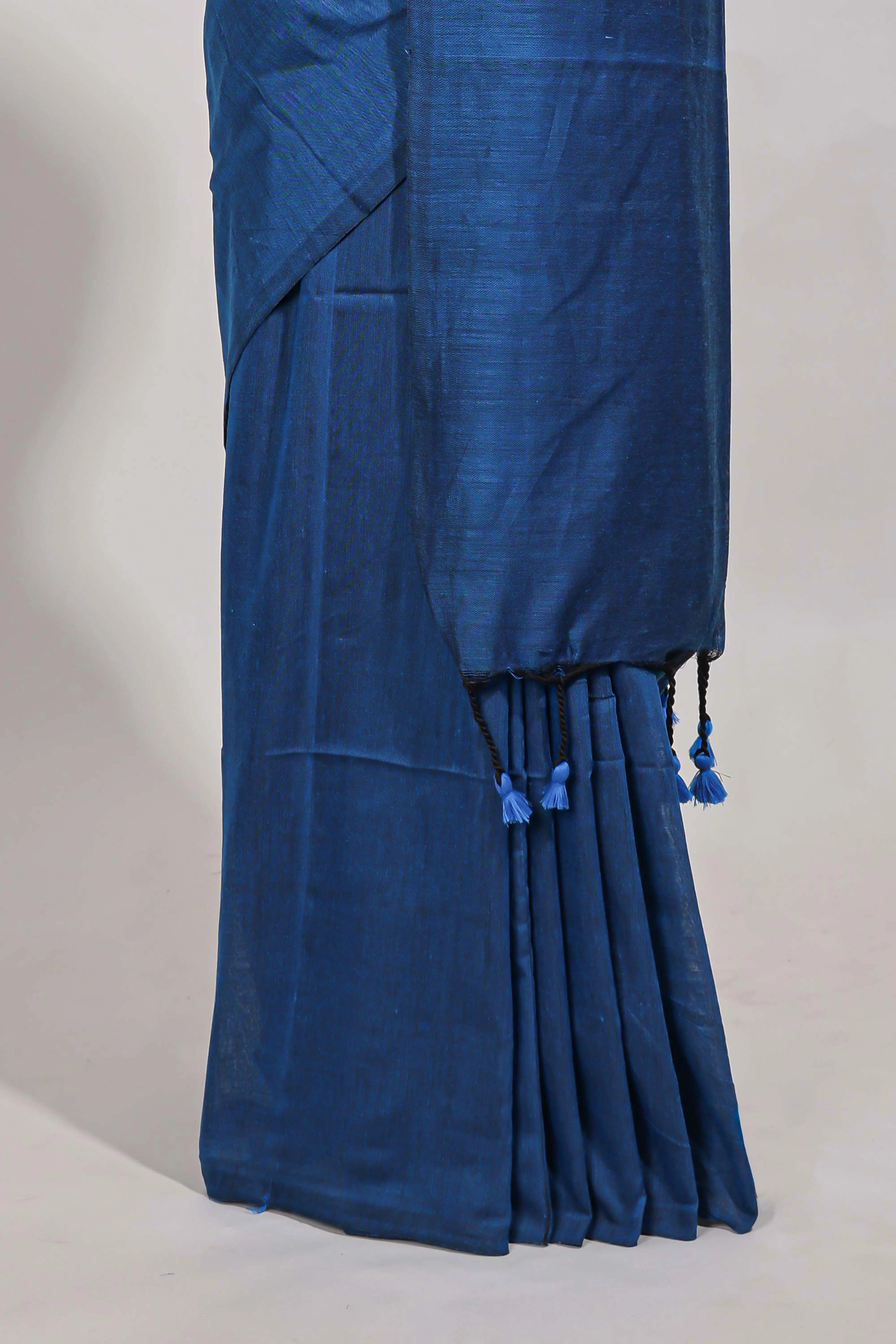 Navy blue plain south cotton sarees with grey warli printed blouse - Image 4