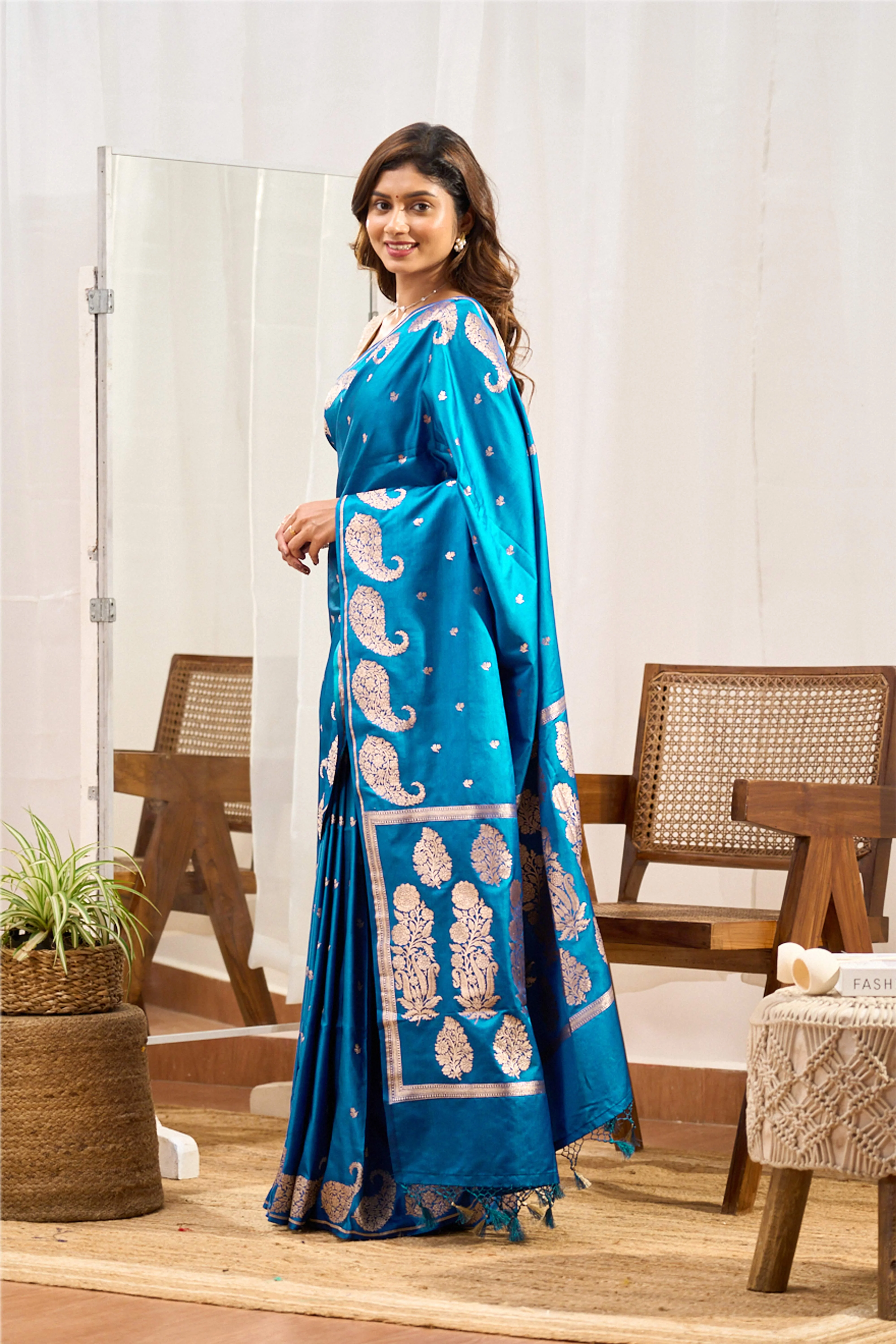 Blue Mushru Silk Saree Gold Zari Motifs With Floral Design Pallu - Image 5
