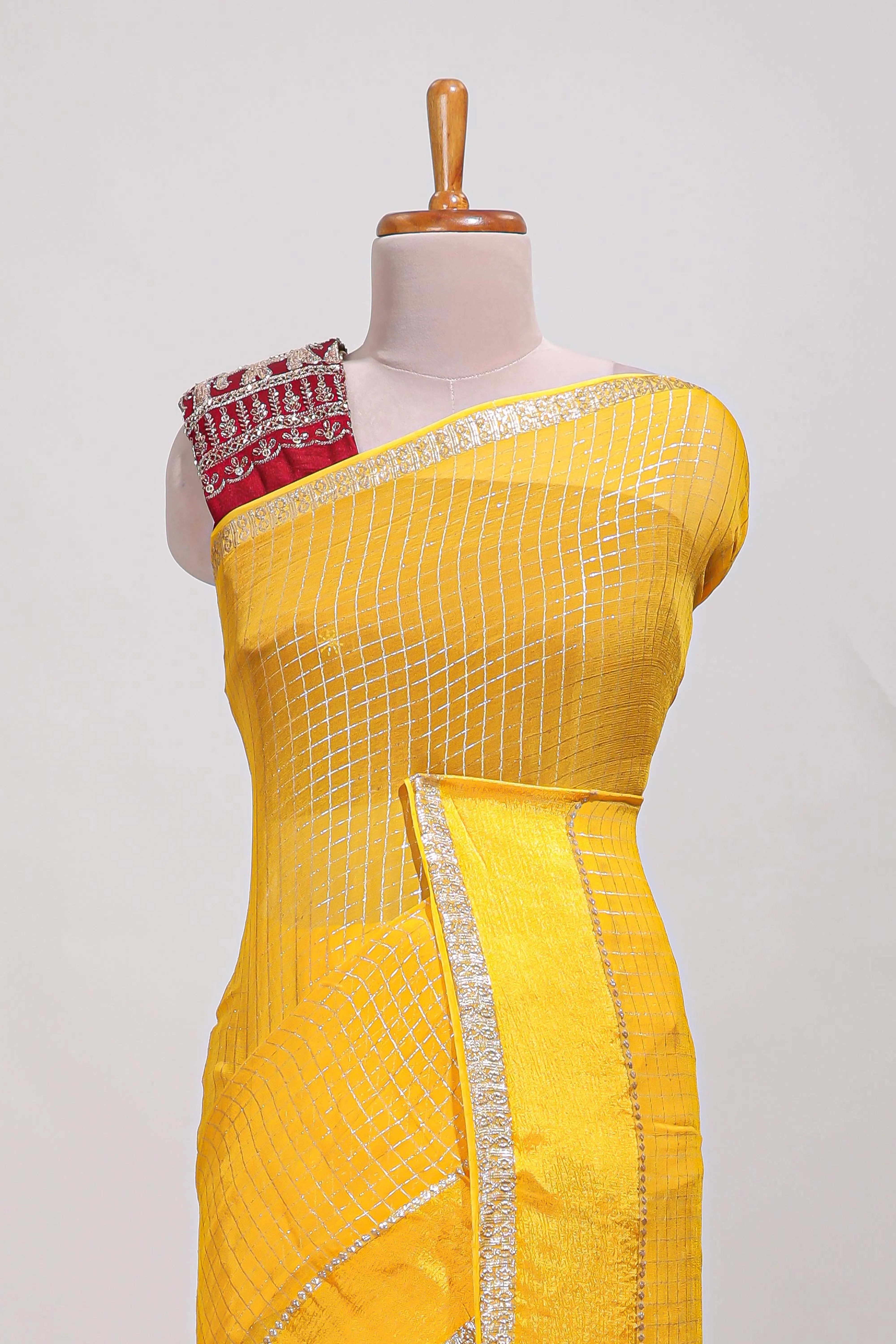 Peach checks georgette saree with small border and contrast aari work blouse - Image 3