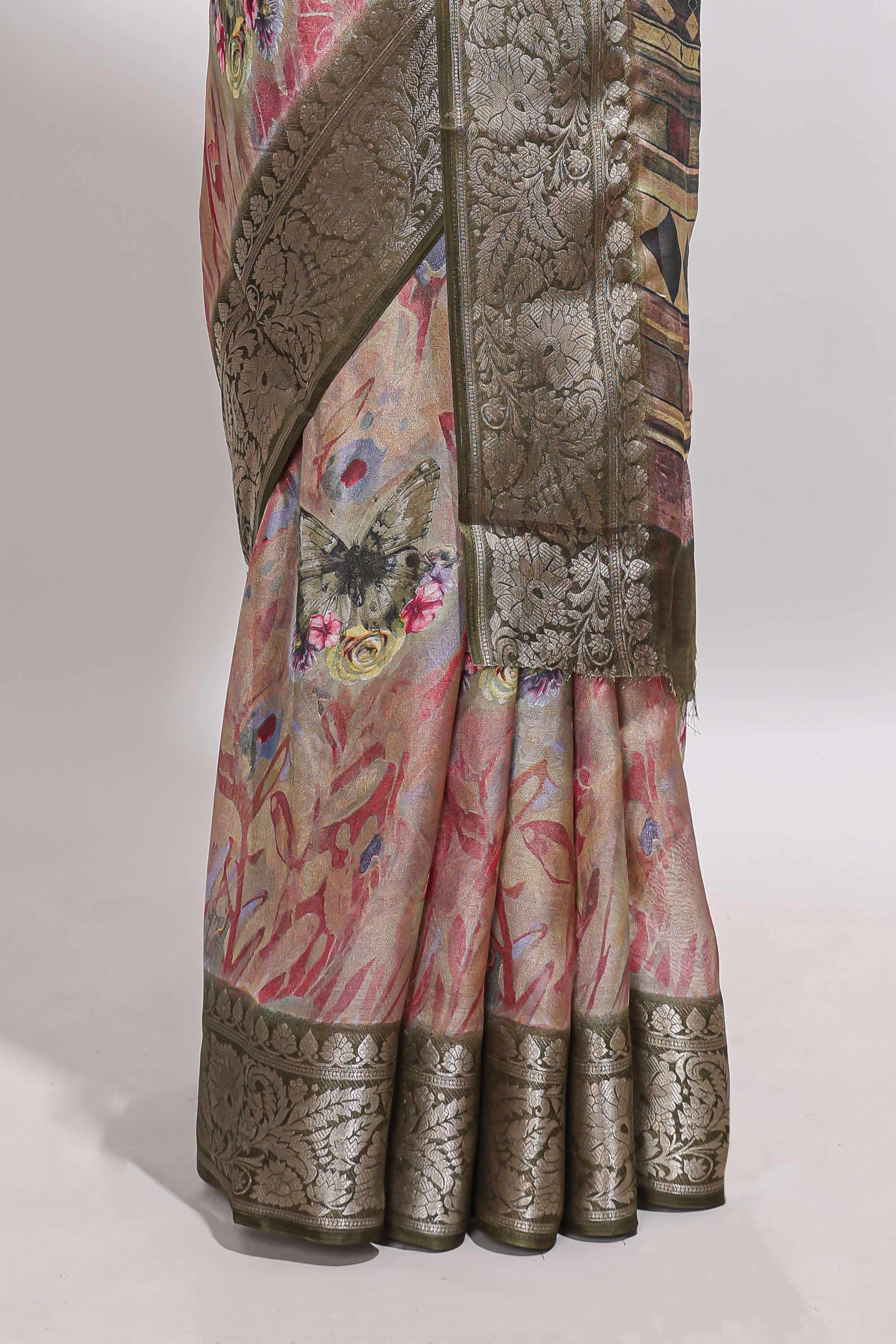 Pink butterfly & floral design marsh mellow saree with contrast zari border and contrast blouse - Image 4
