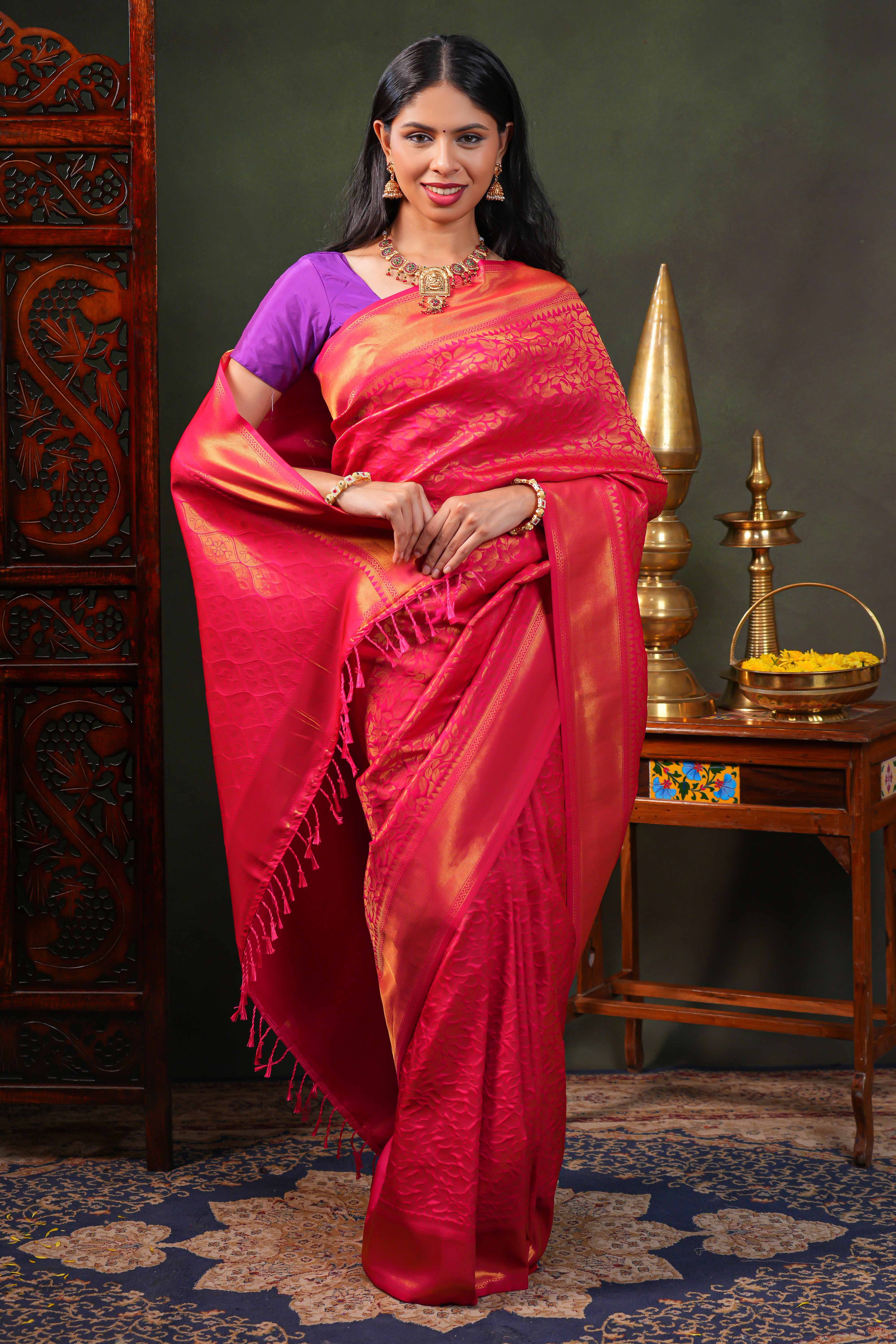 Pink colour Semi Soft Silk Saree with intricate gold zari Leaf vine weaving patterns and Rich zari woven pallu with Matching blouse - Image 3