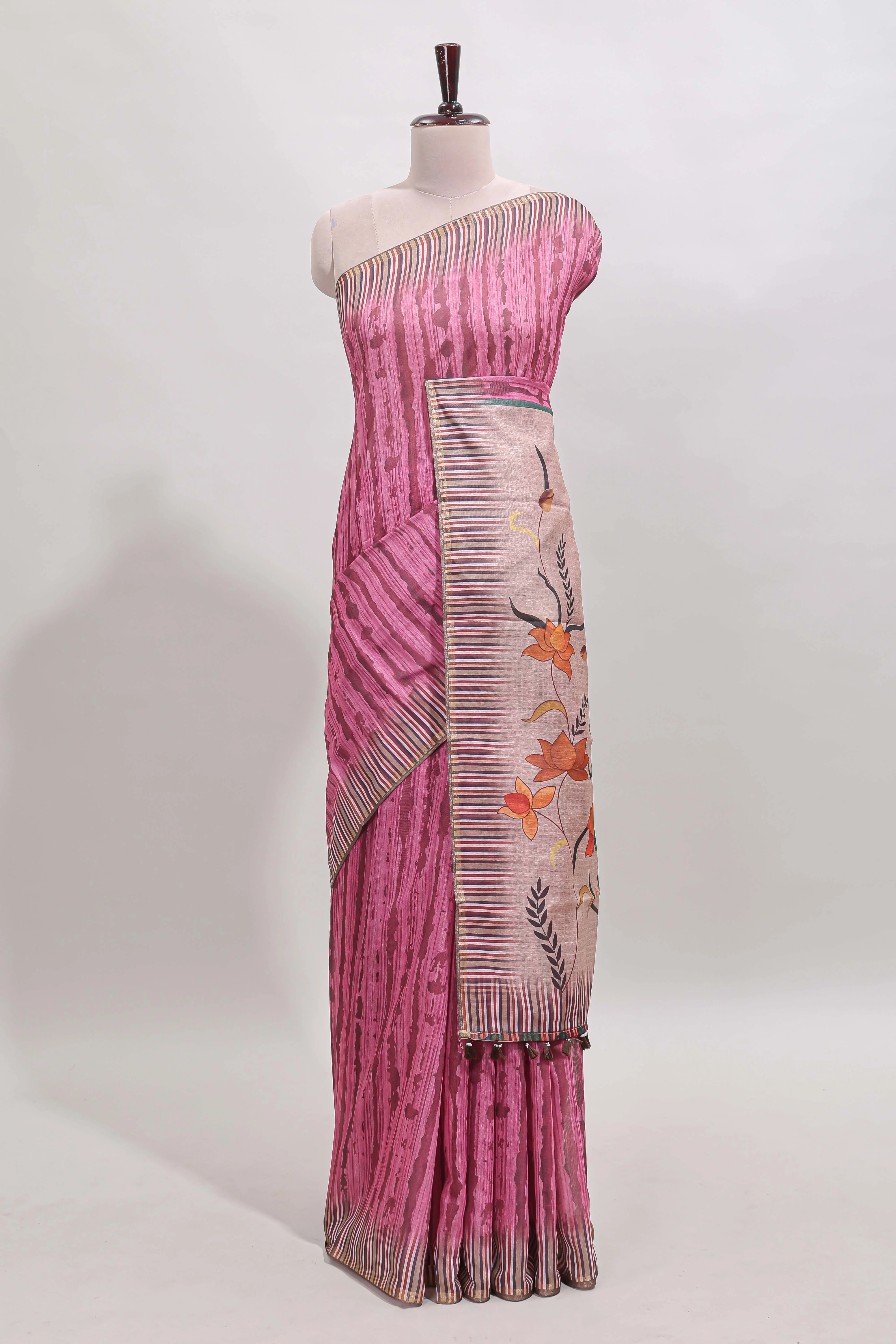 Pink striped digital print linen cotton saree with contrast border and floral design pallu - Image 2