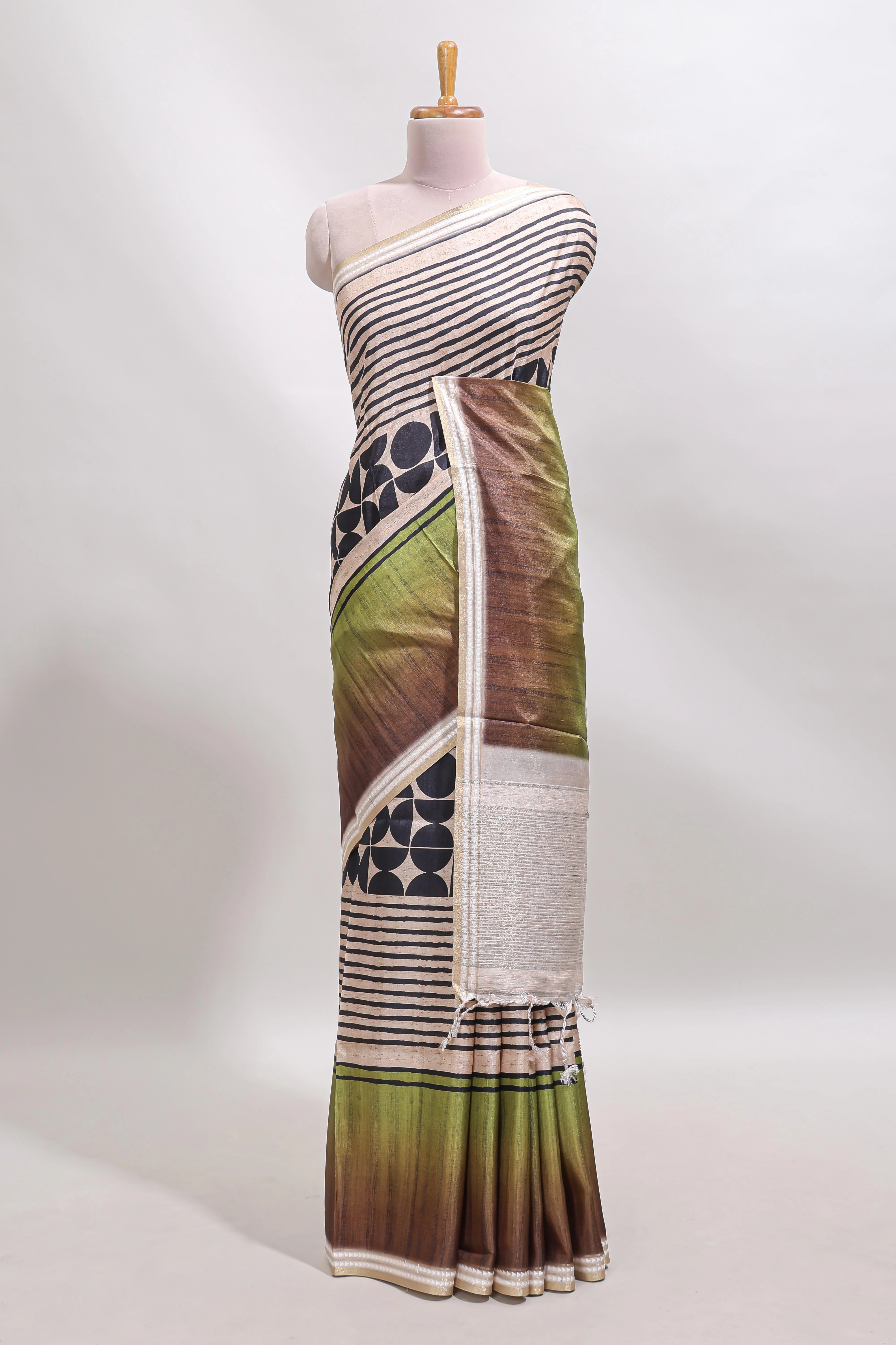 Beige geometric design tussar saree with self border and matching blouse - Image 2